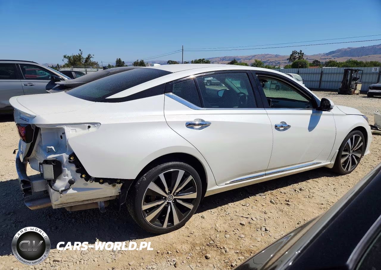 2021 Nissan Altima Platinum VIN:1N4BL4FW9MN307832 - 3