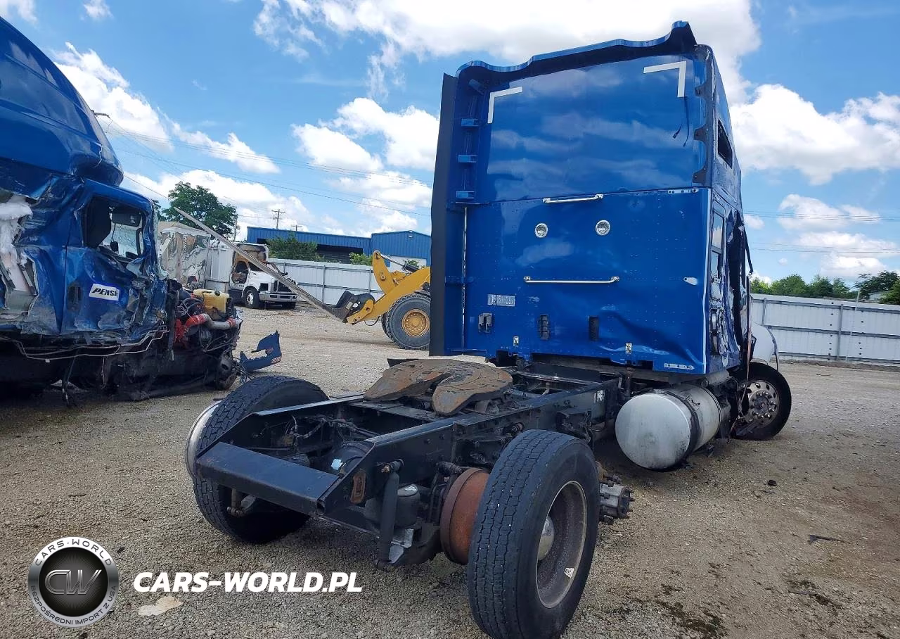 2017 Kenworth T680 Semi Truck VIN:1XKYDP9X0HJ131939 - 4