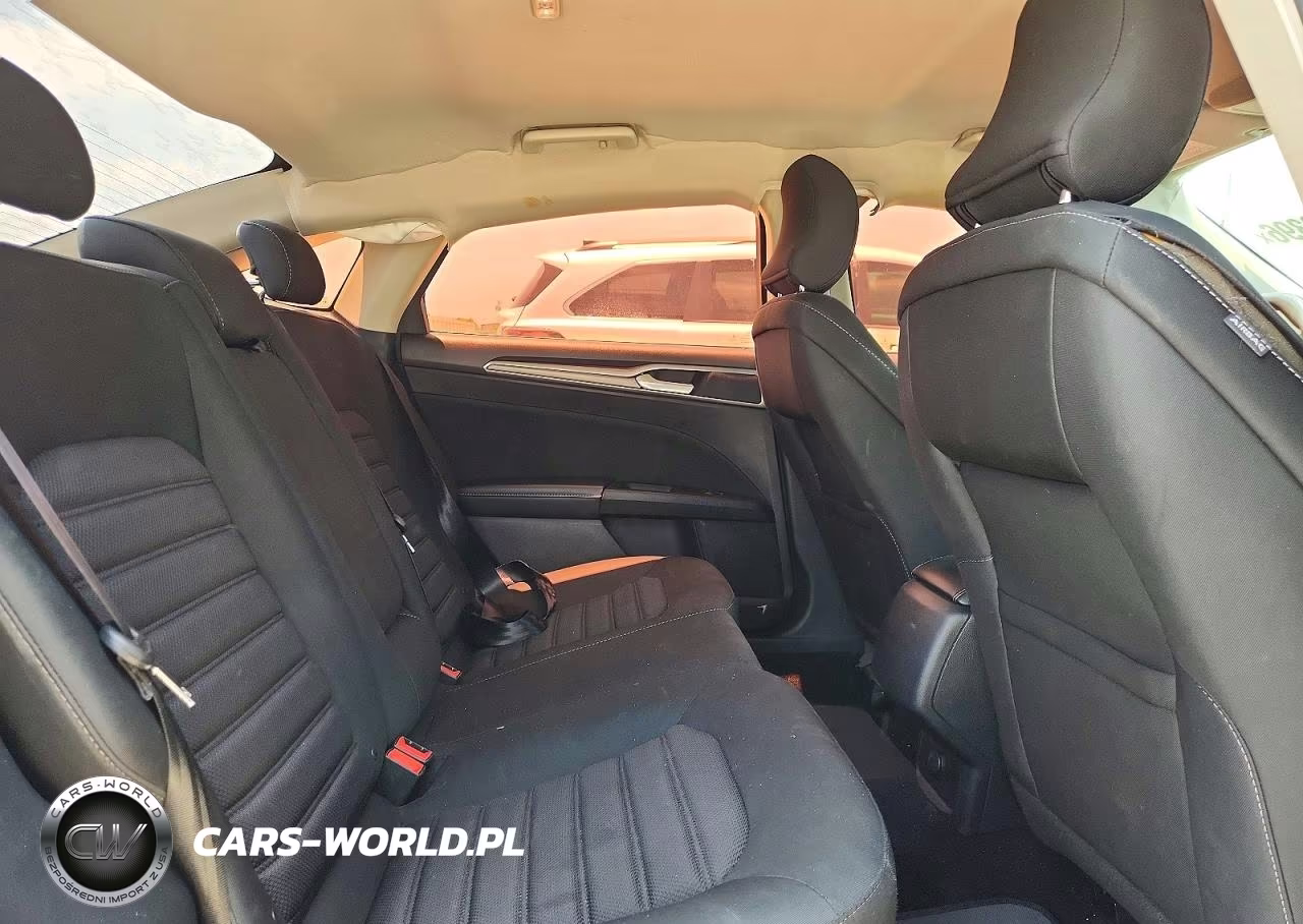 2018 Ford Fusion Se VIN:3FA6P0H75JR104191 - 10