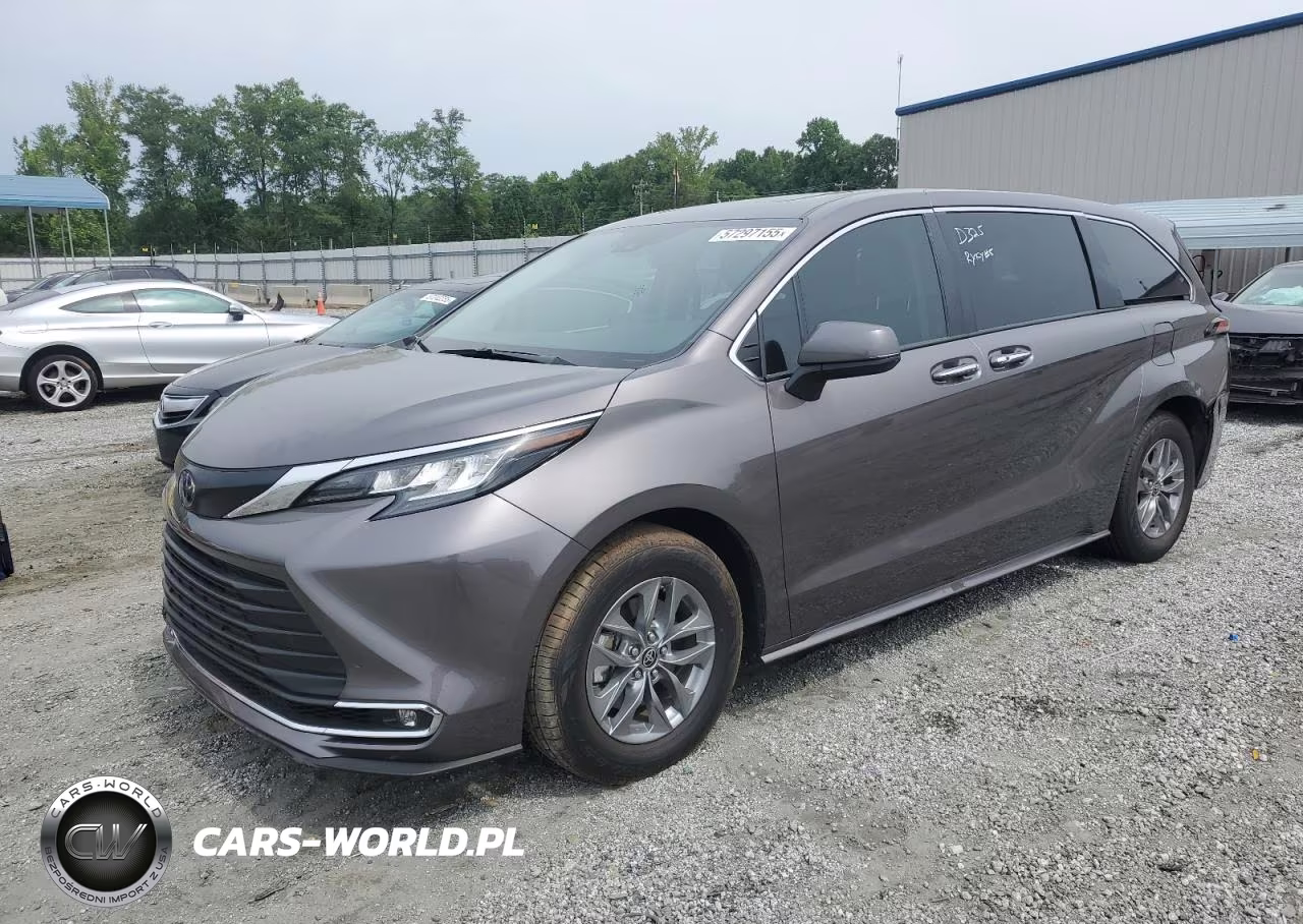 2022 Toyota Sienna Xle