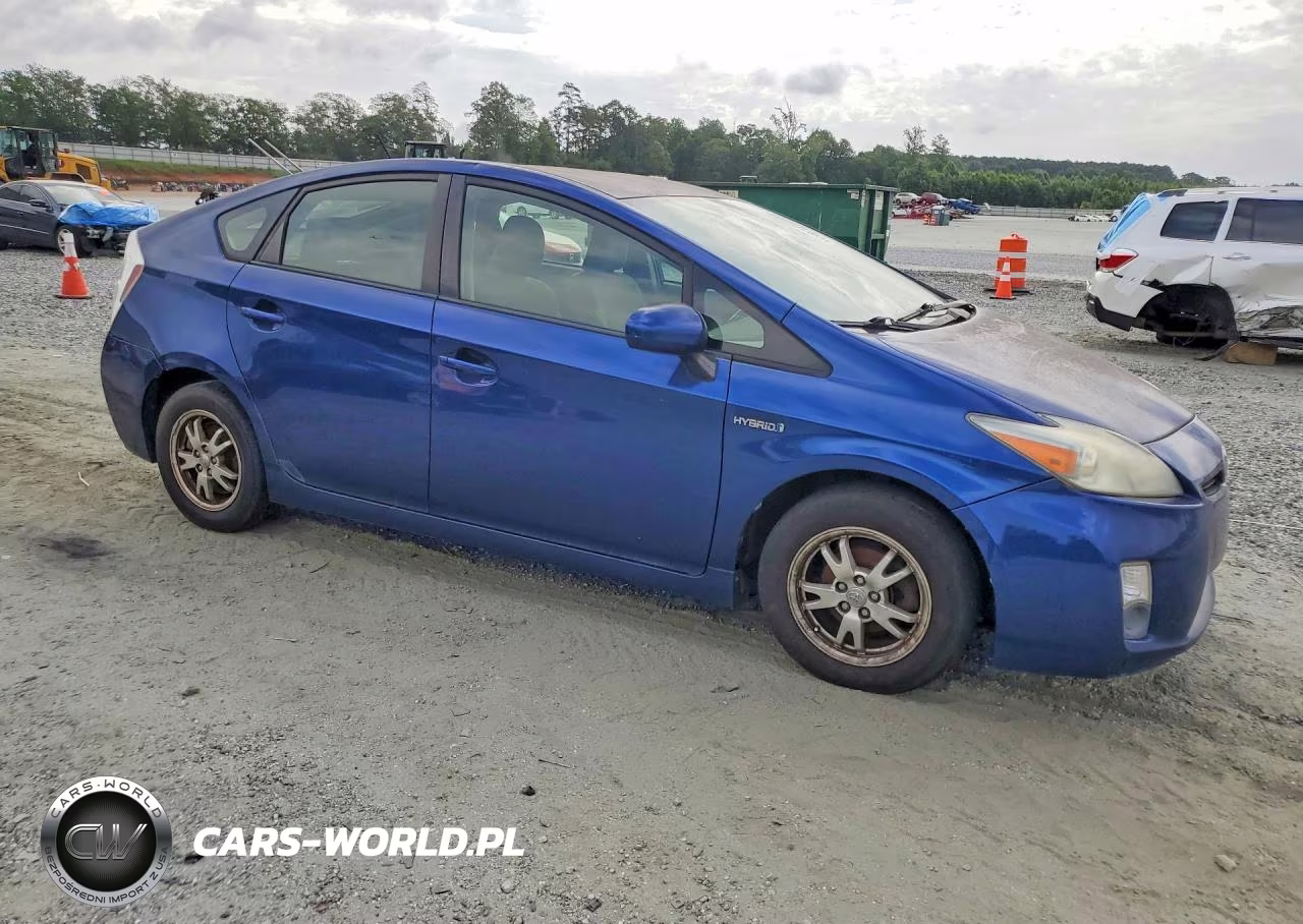 2011 Toyota Prius Three VIN:JTDKN3DU4B5304205 - 4