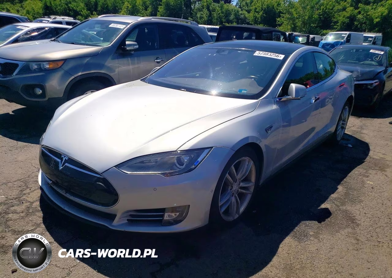 2015 Tesla Model S – zdjęcie 1 z 12