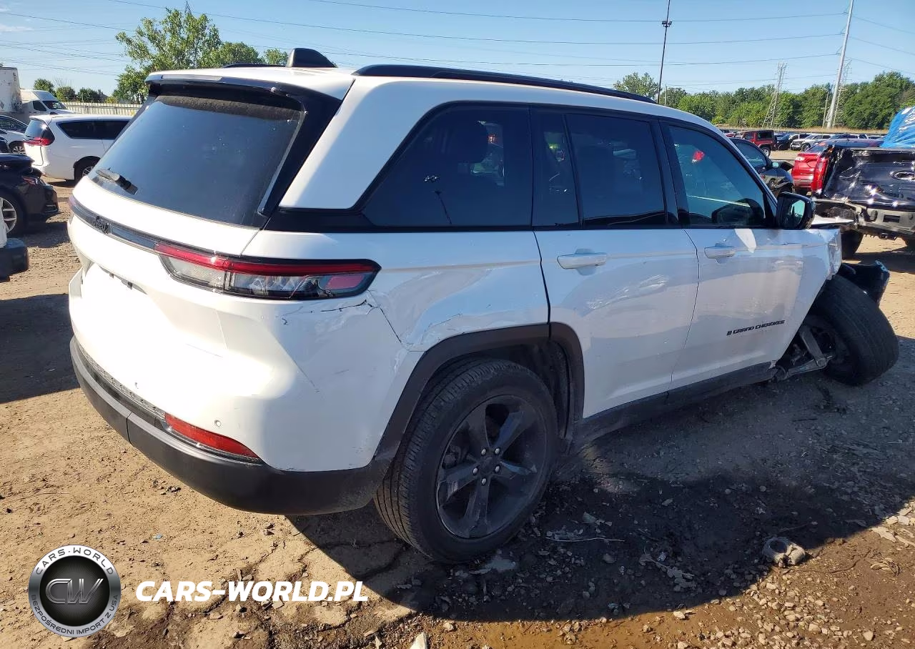 2024 Jeep Grand Cherokee Laredo VIN:1C4RJHAGXRC218327 - 3