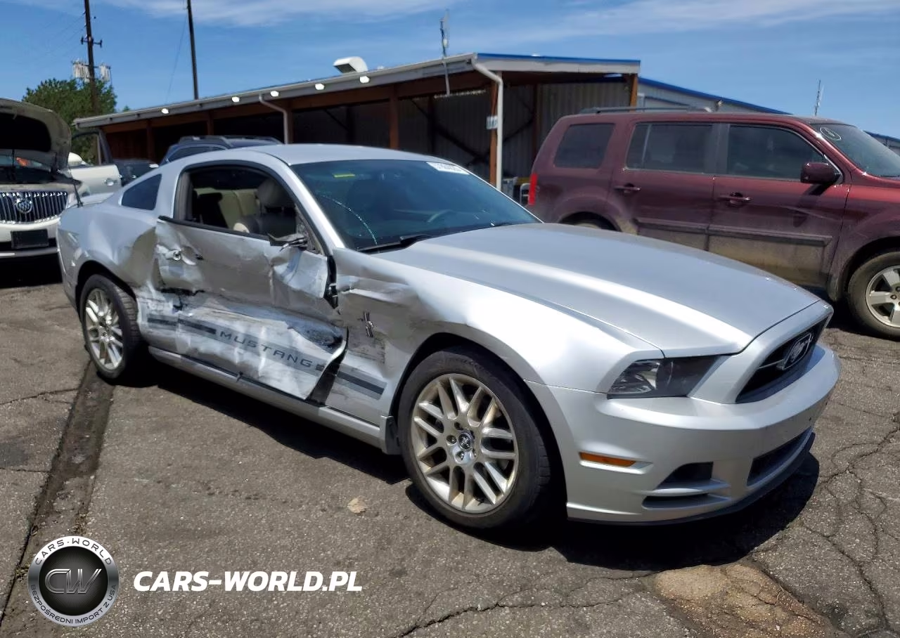 2014 Ford Mustang VIN:1ZVBP8AM8E5266135 - 4