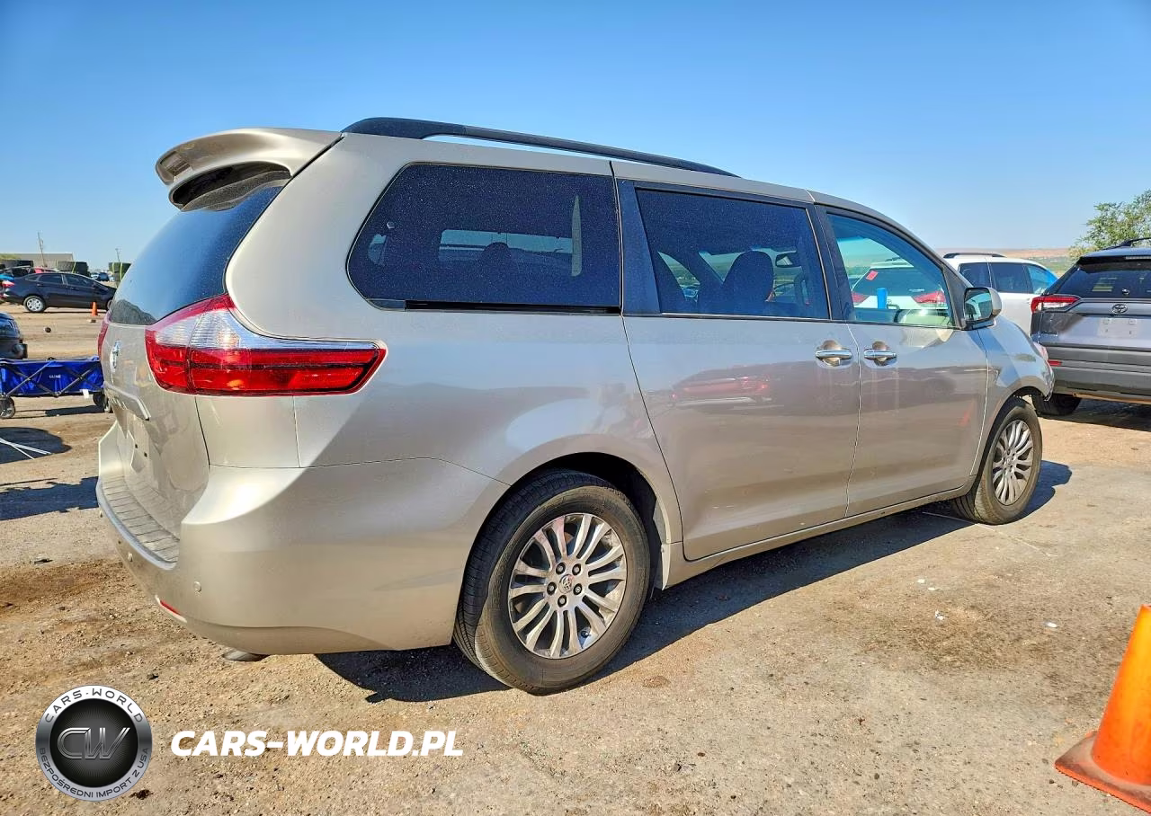 2015 Toyota Sienna Xle 8-Passenger VIN:5TDYK3DC0FS625703 - 3