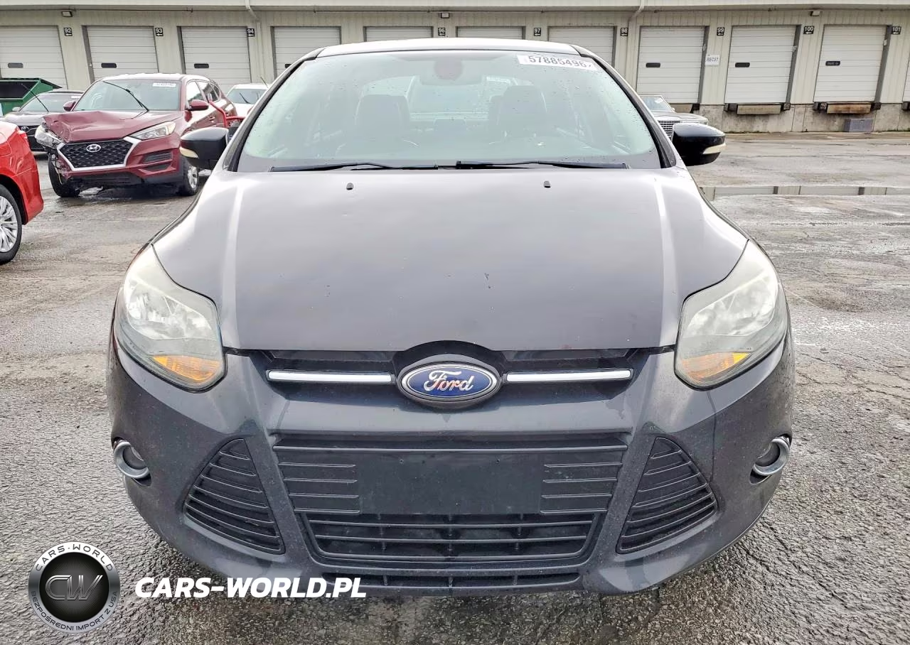 2012 Ford Focus Titanium VIN:1FAHP3J25CL447934 - 5
