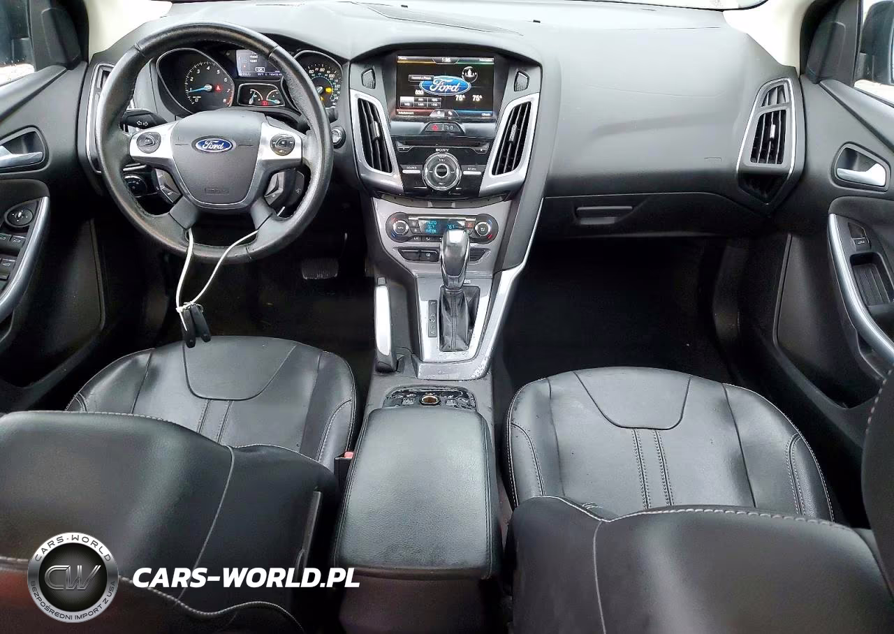 2012 Ford Focus Titanium VIN:1FAHP3J25CL447934 - 8