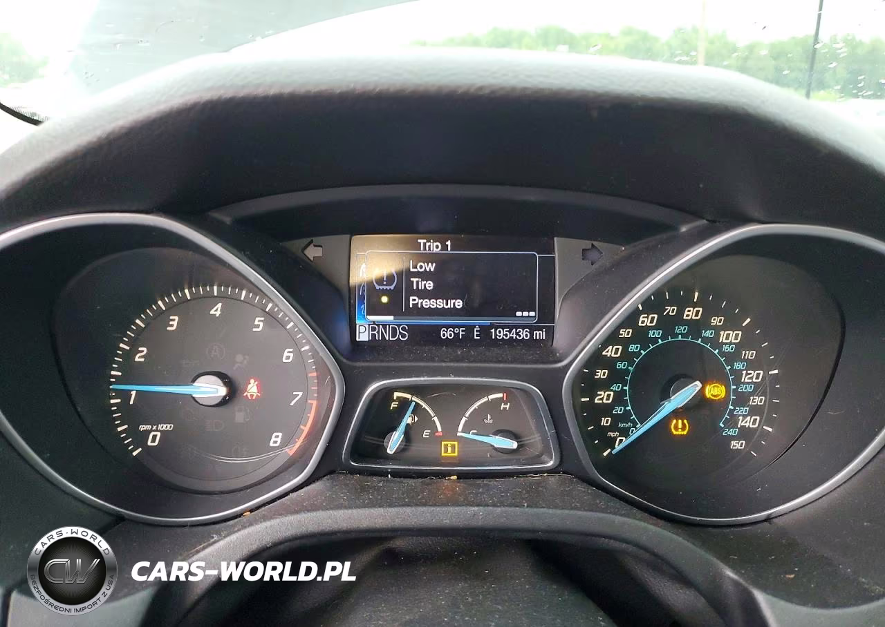 2012 Ford Focus Titanium VIN:1FAHP3J25CL447934 - 9