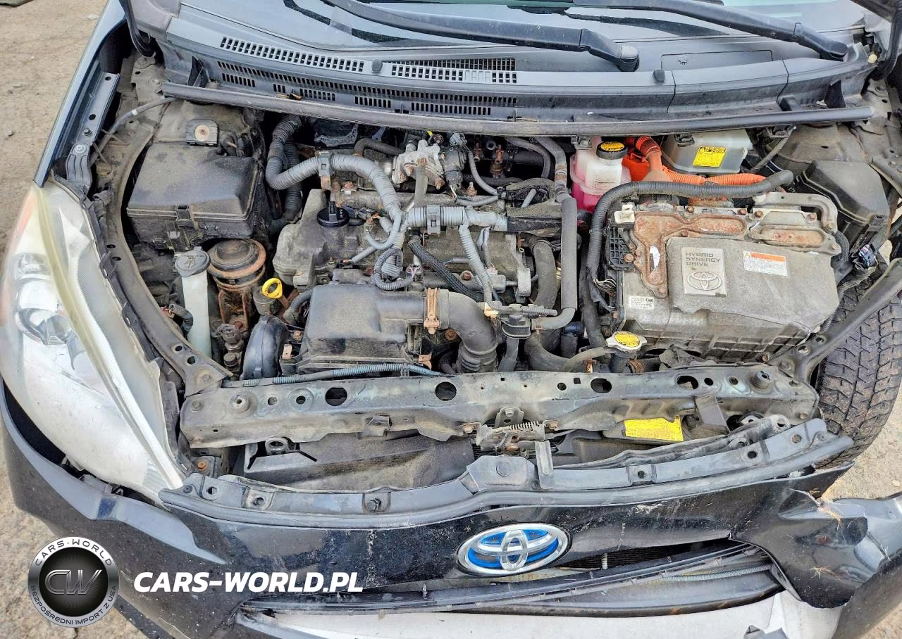 2014 Toyota Prius C Three VIN:JTDKDTB31E1064183 - 11