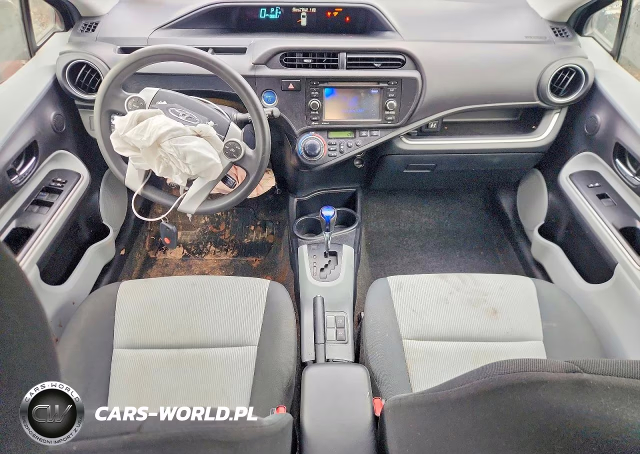 2014 Toyota Prius C Three VIN:JTDKDTB31E1064183 - 8