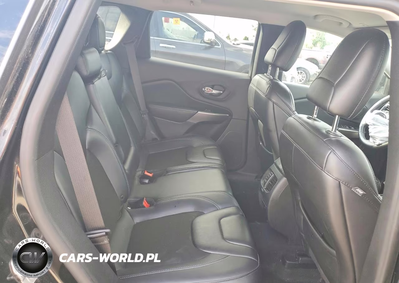 2019 Jeep Cherokee Latitude Plus VIN:1C4PJLLB0KD458305 - 11
