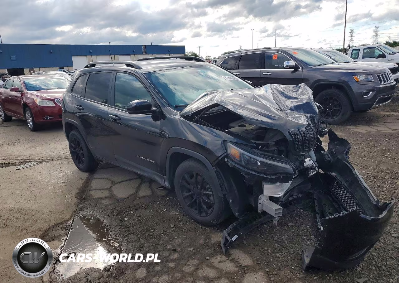2019 Jeep Cherokee Latitude Plus VIN:1C4PJLLB0KD458305 - 4
