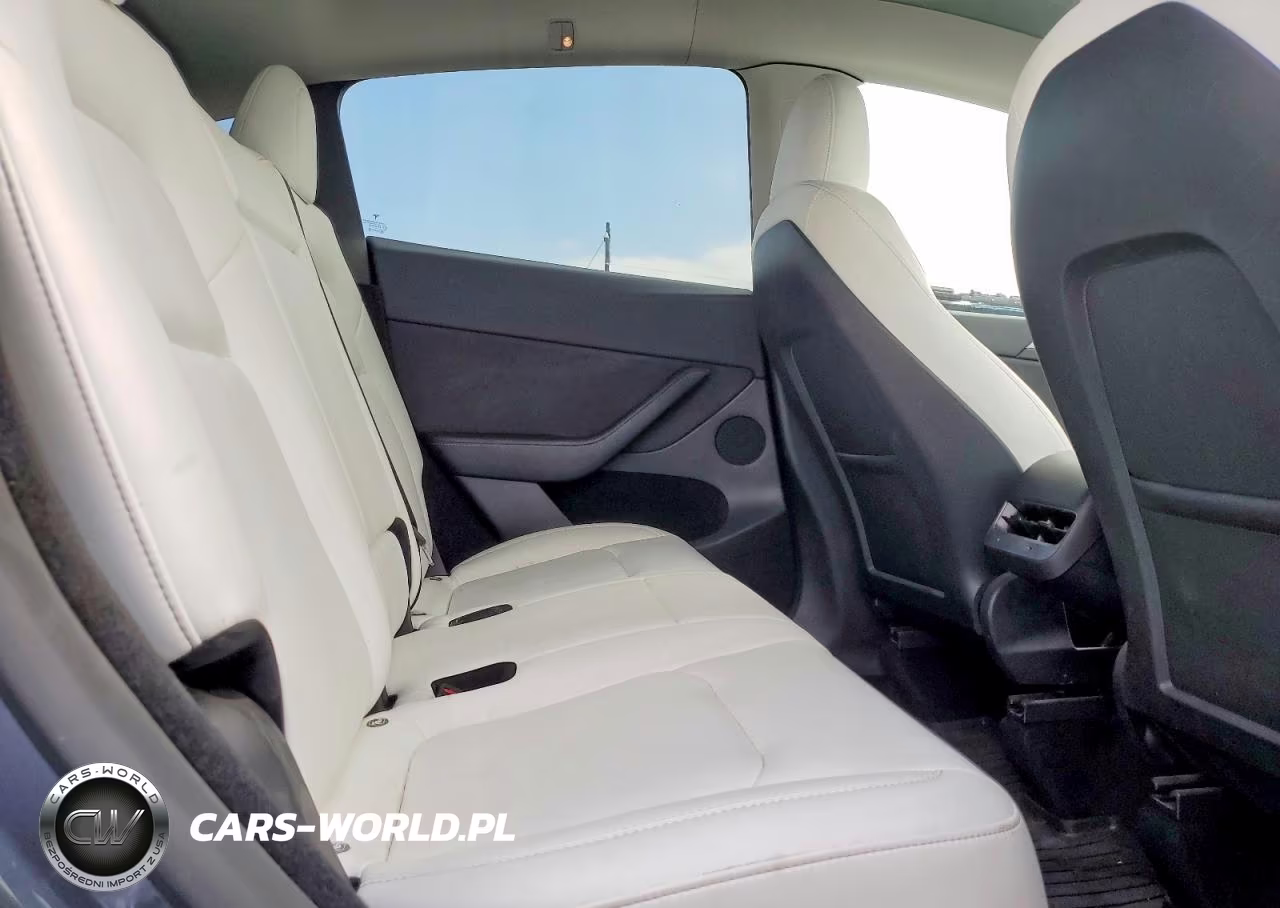 2023 Tesla Model Y VIN:7SAYGDEE0PF840045 - 11