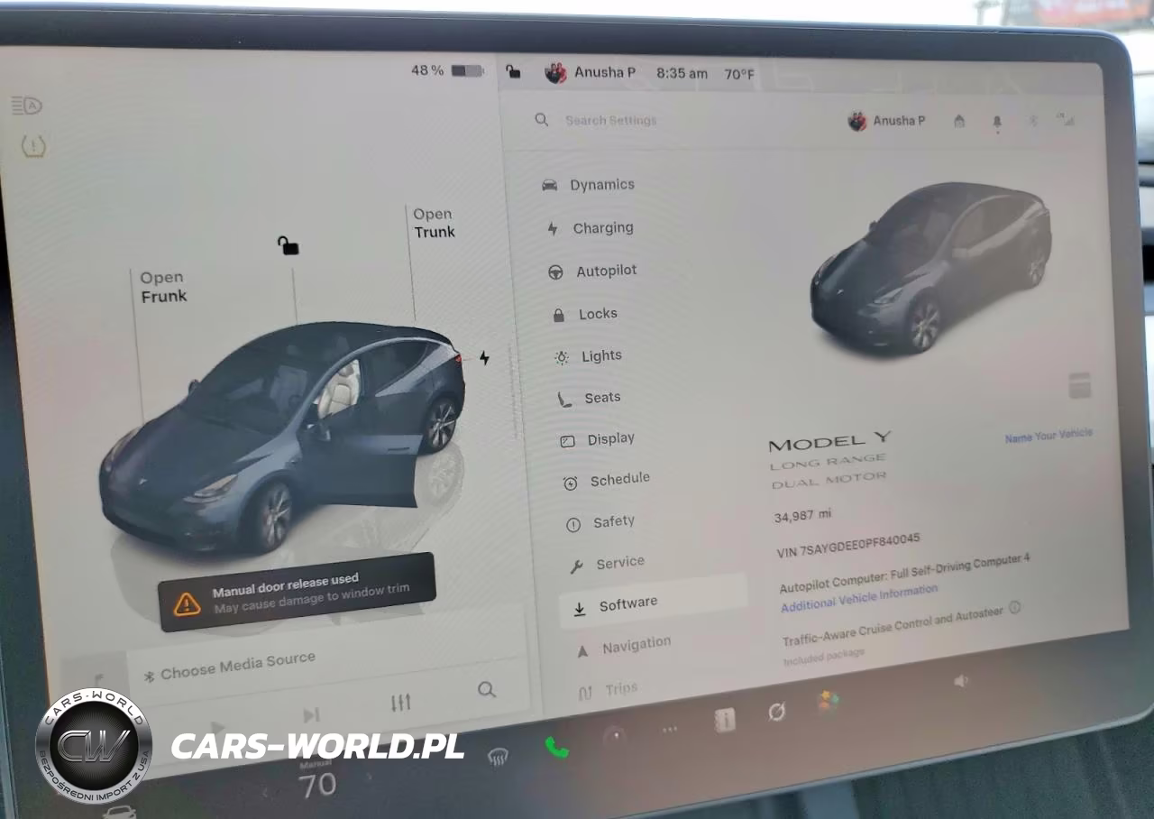 2023 Tesla Model Y VIN:7SAYGDEE0PF840045 - 9