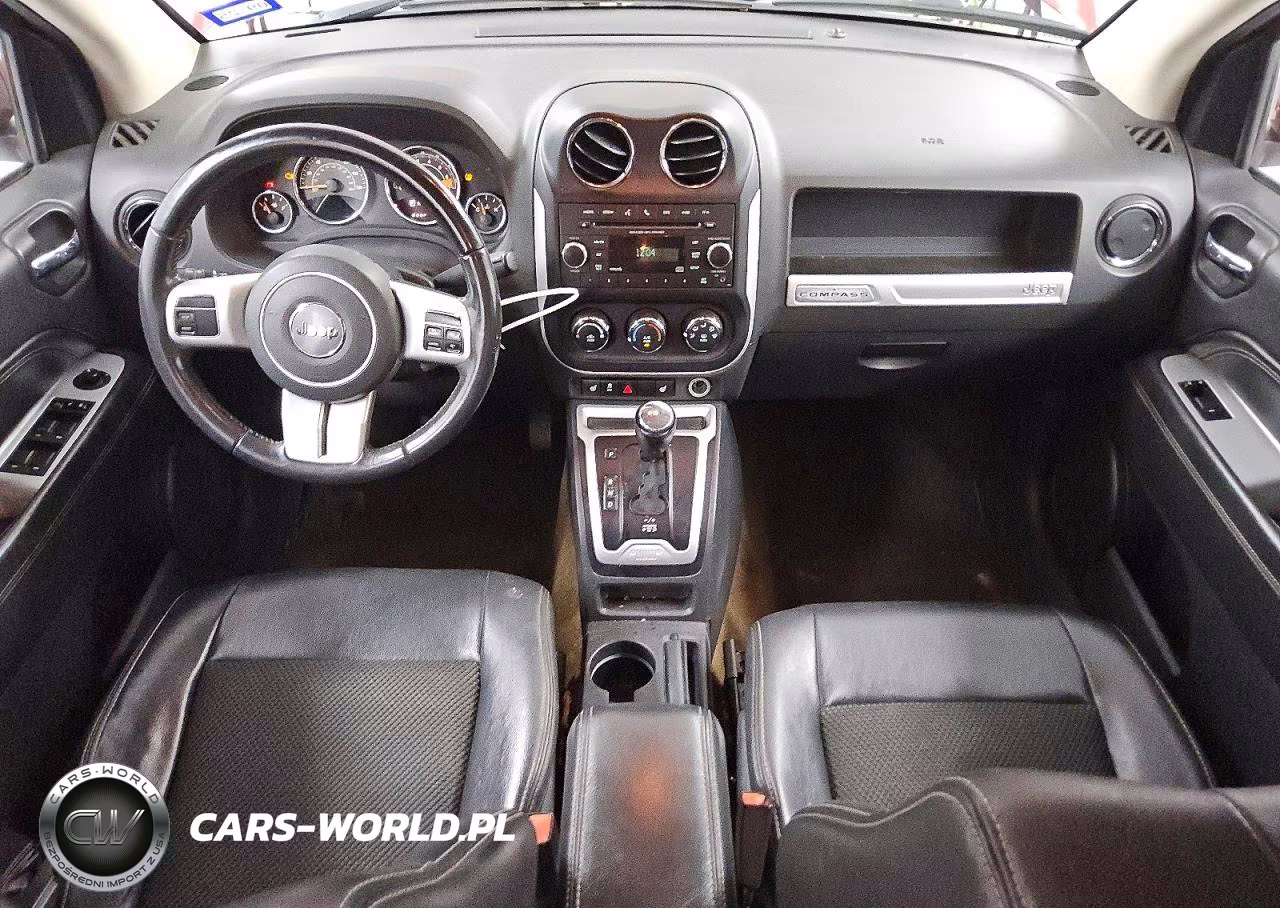 2017 Jeep Compass Latitude VIN:1C4NJCEA9HD115951 - 8