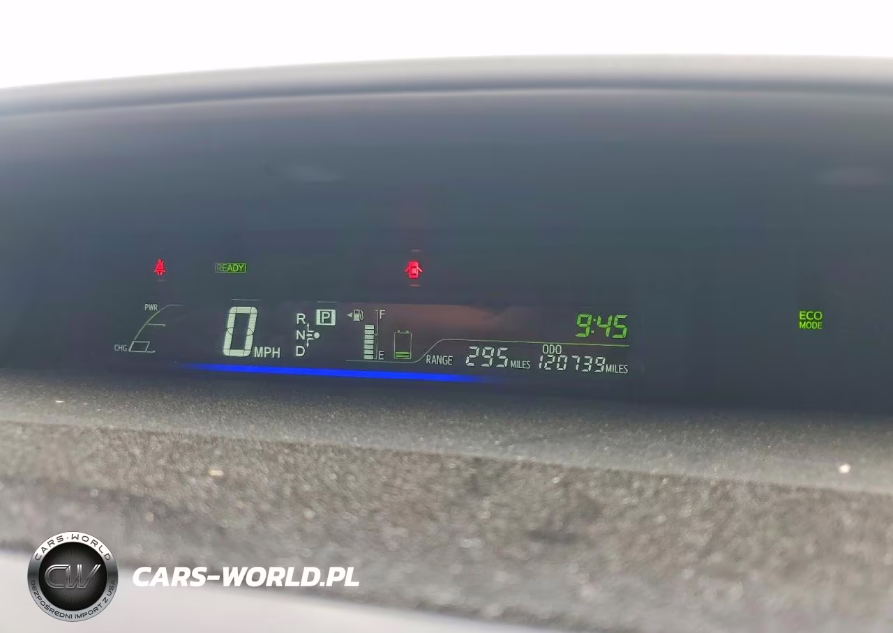 2015 Toyota Prius V Two VIN:JTDZN3EU1FJ031332 - 9