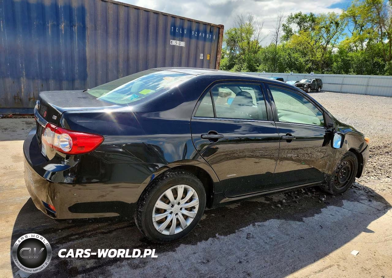 2013 Toyota Corolla Le VIN:JTDBU4EE0DJ115027 - 3