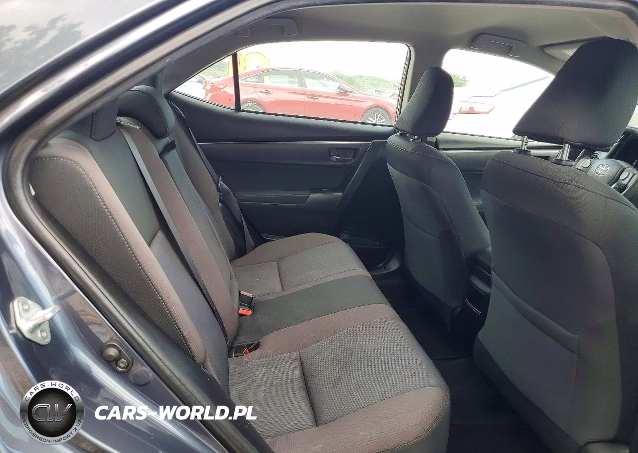 2018 Toyota Corolla Le VIN:5YFBURHE4JP829789 - 10