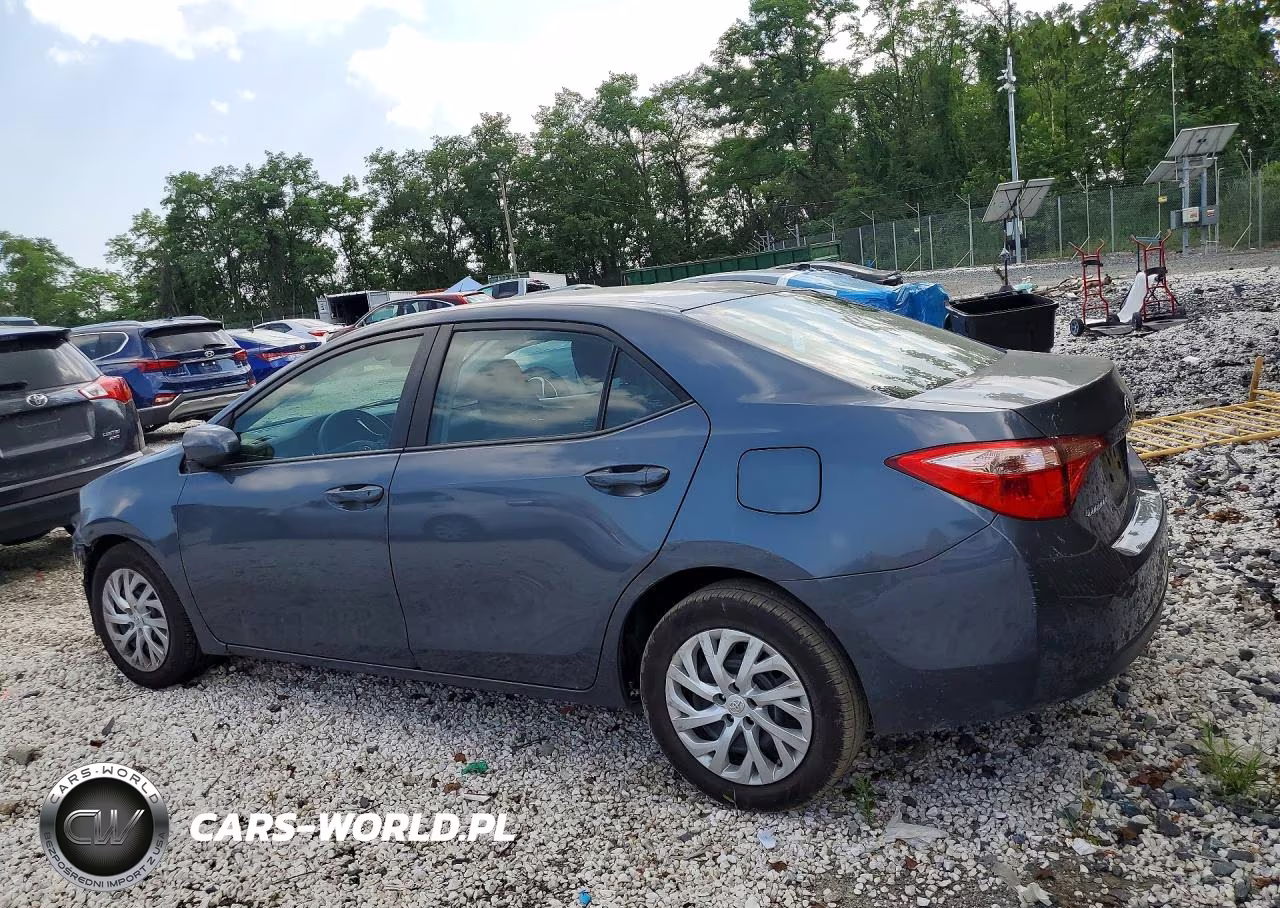 2018 Toyota Corolla Le VIN:5YFBURHE4JP829789 - 2