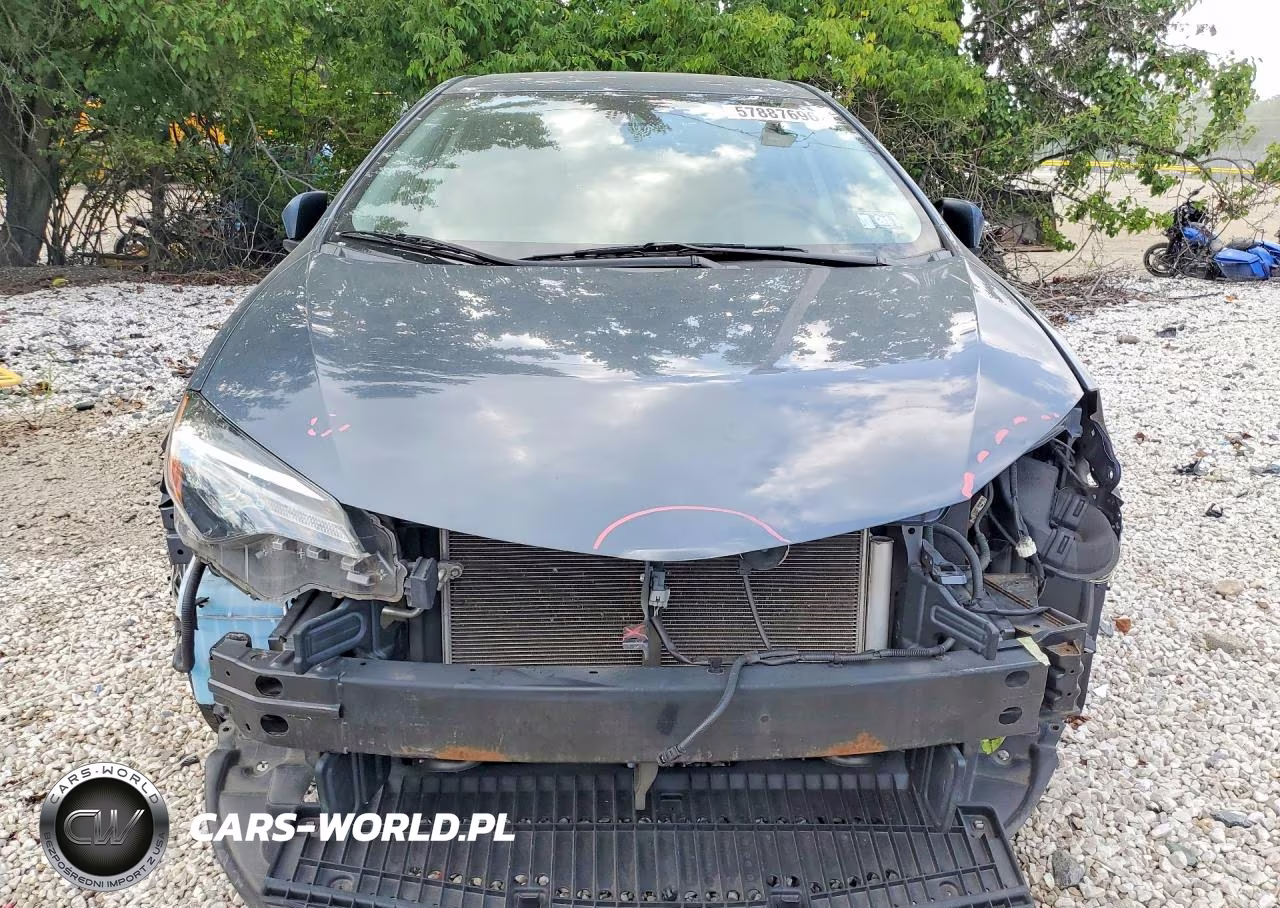 2018 Toyota Corolla Le VIN:5YFBURHE4JP829789 - 5