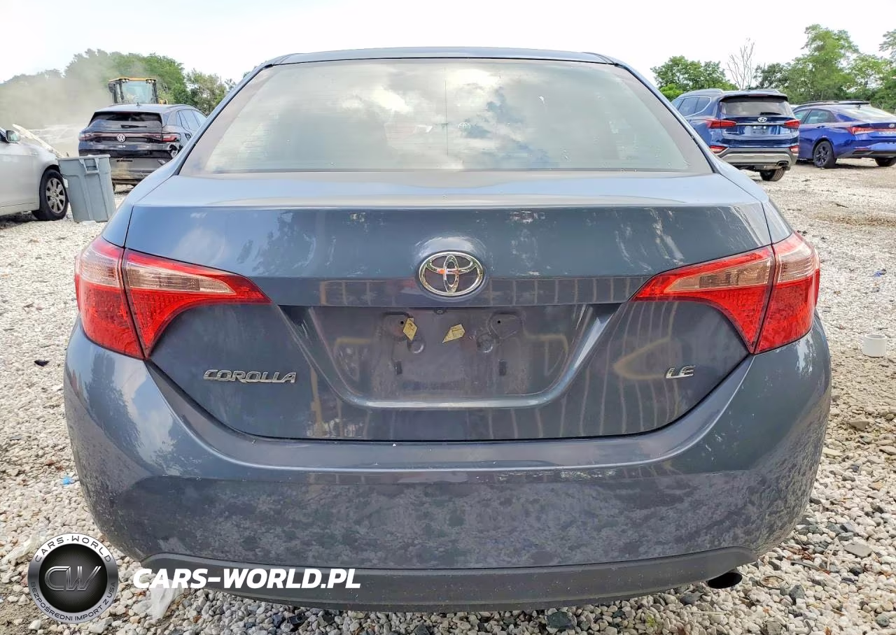 2018 Toyota Corolla Le VIN:5YFBURHE4JP829789 - 6