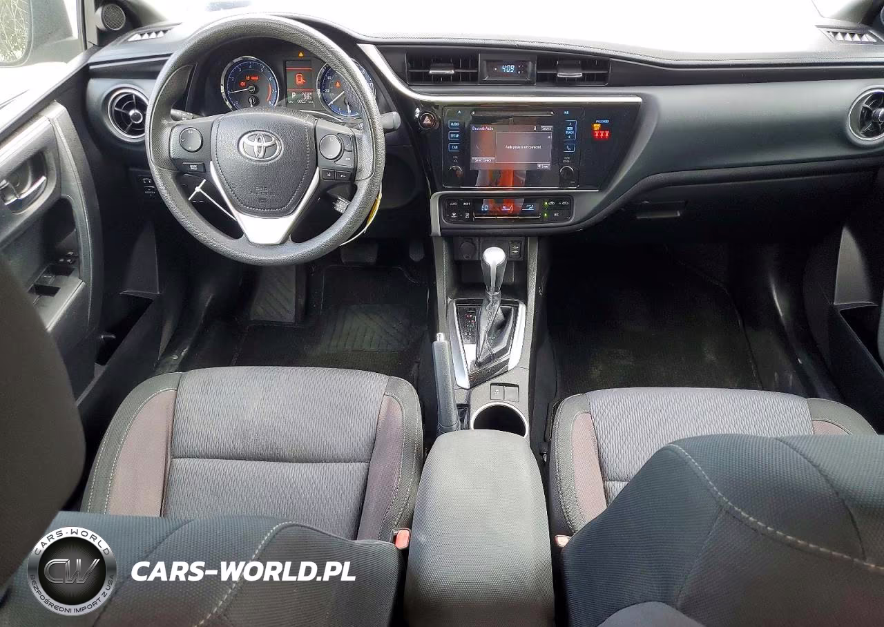 2018 Toyota Corolla Le VIN:5YFBURHE4JP829789 - 8