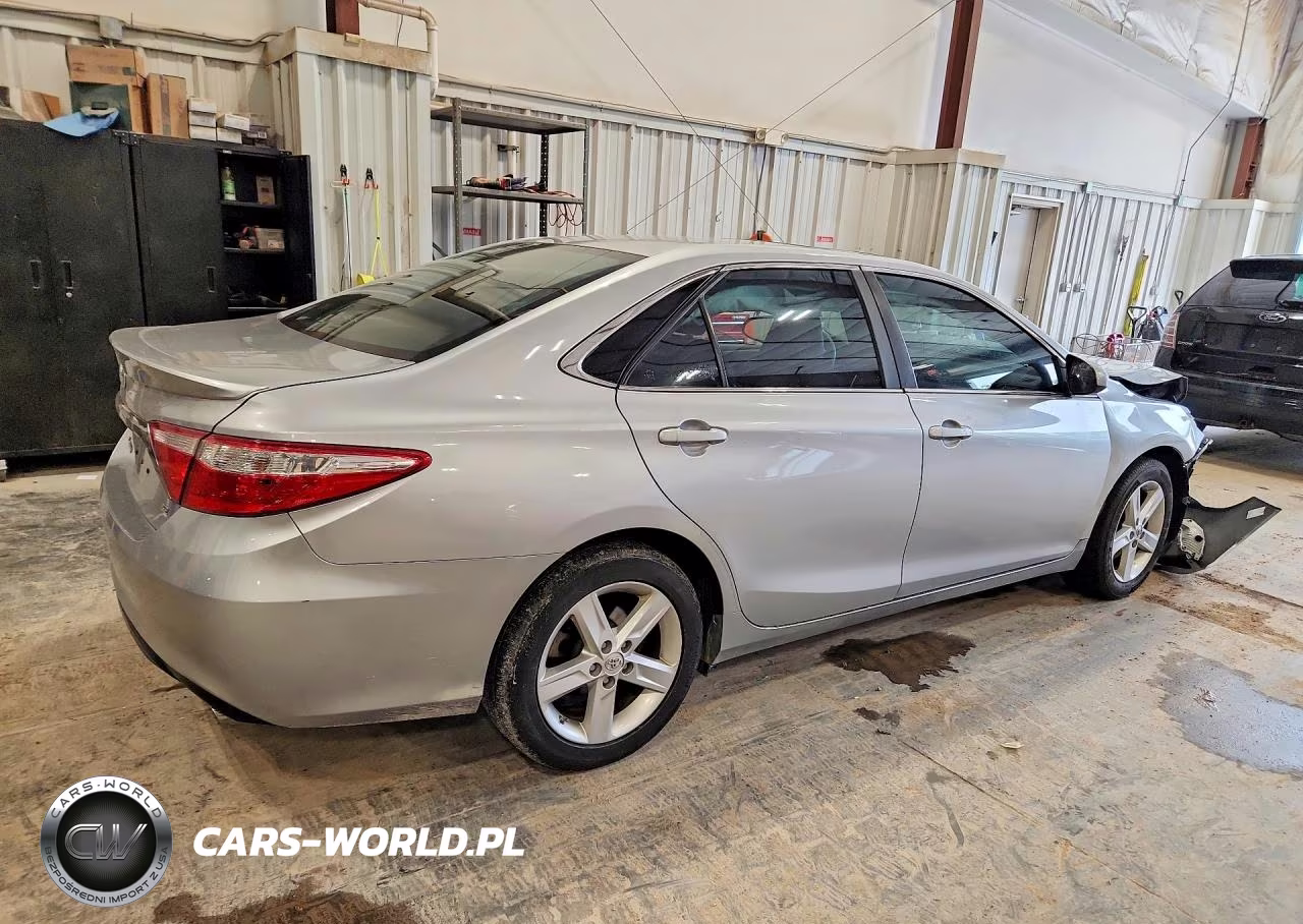 2015 Toyota Camry Se VIN:4T1BF1FK1FU084431 - 3