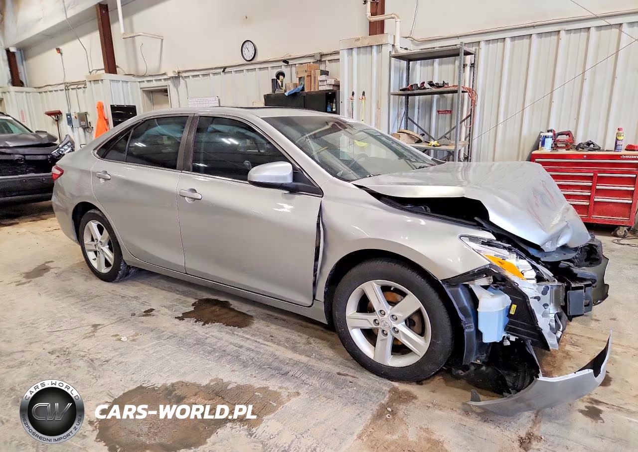 2015 Toyota Camry Se VIN:4T1BF1FK1FU084431 - 4