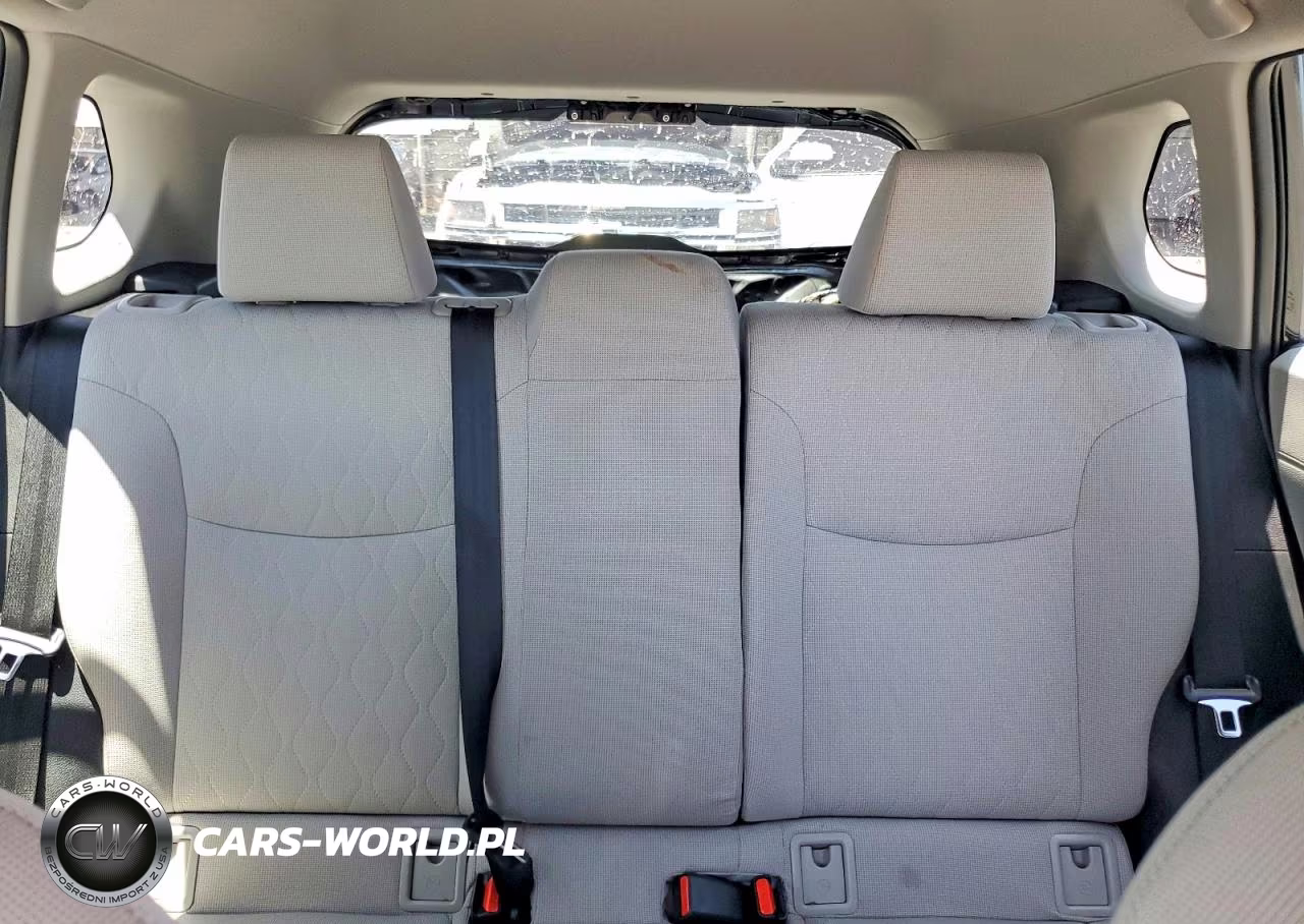 2025 Toyota Corolla Cross L VIN:7MUAAAAG2SV135523 - 10