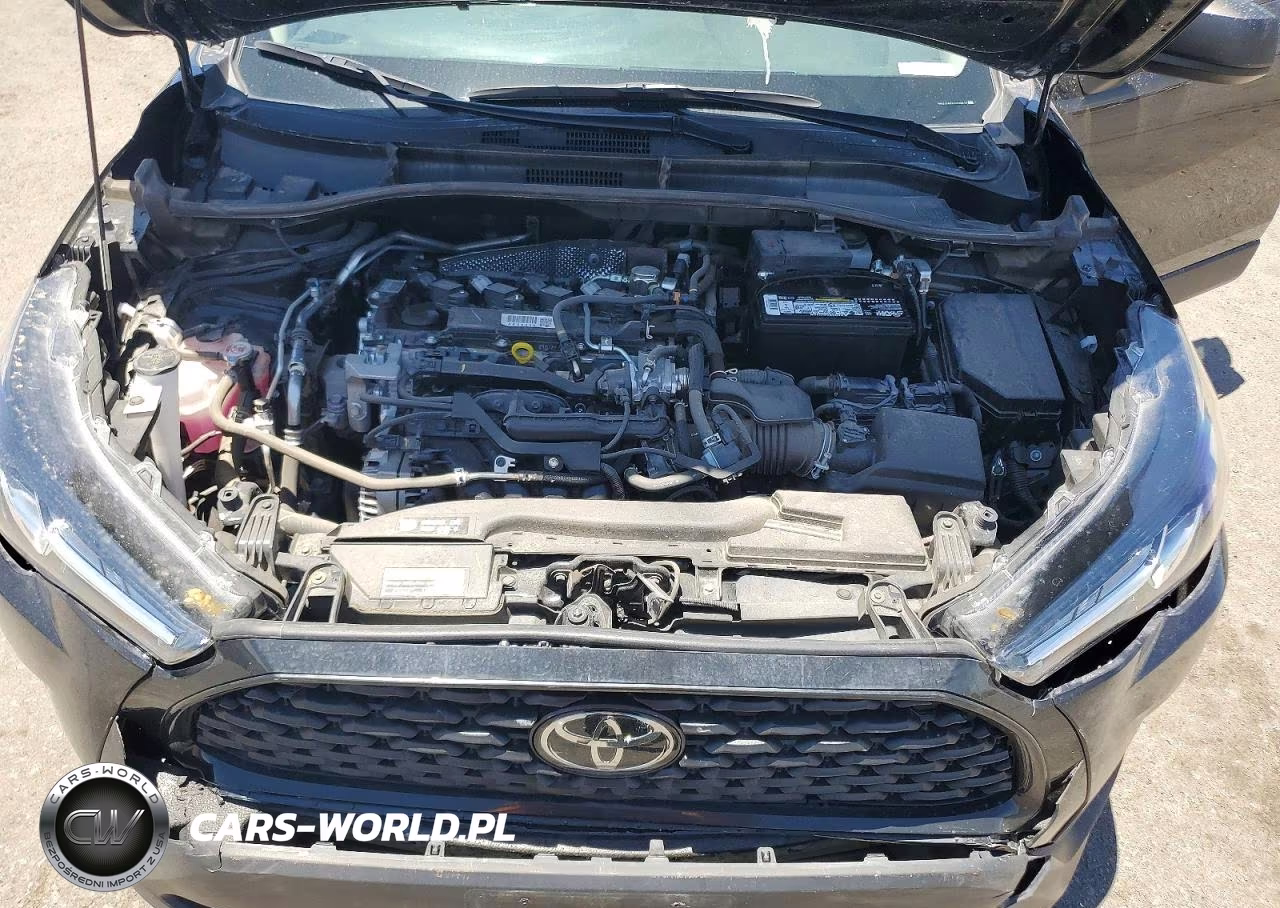 2025 Toyota Corolla Cross L VIN:7MUAAAAG2SV135523 - 12