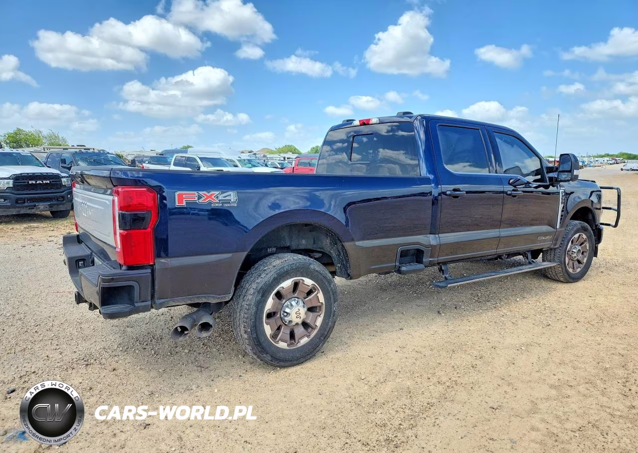 2025 Ford F350 Super Duty VIN:1FT8W3BT0SEC37328 - 3
