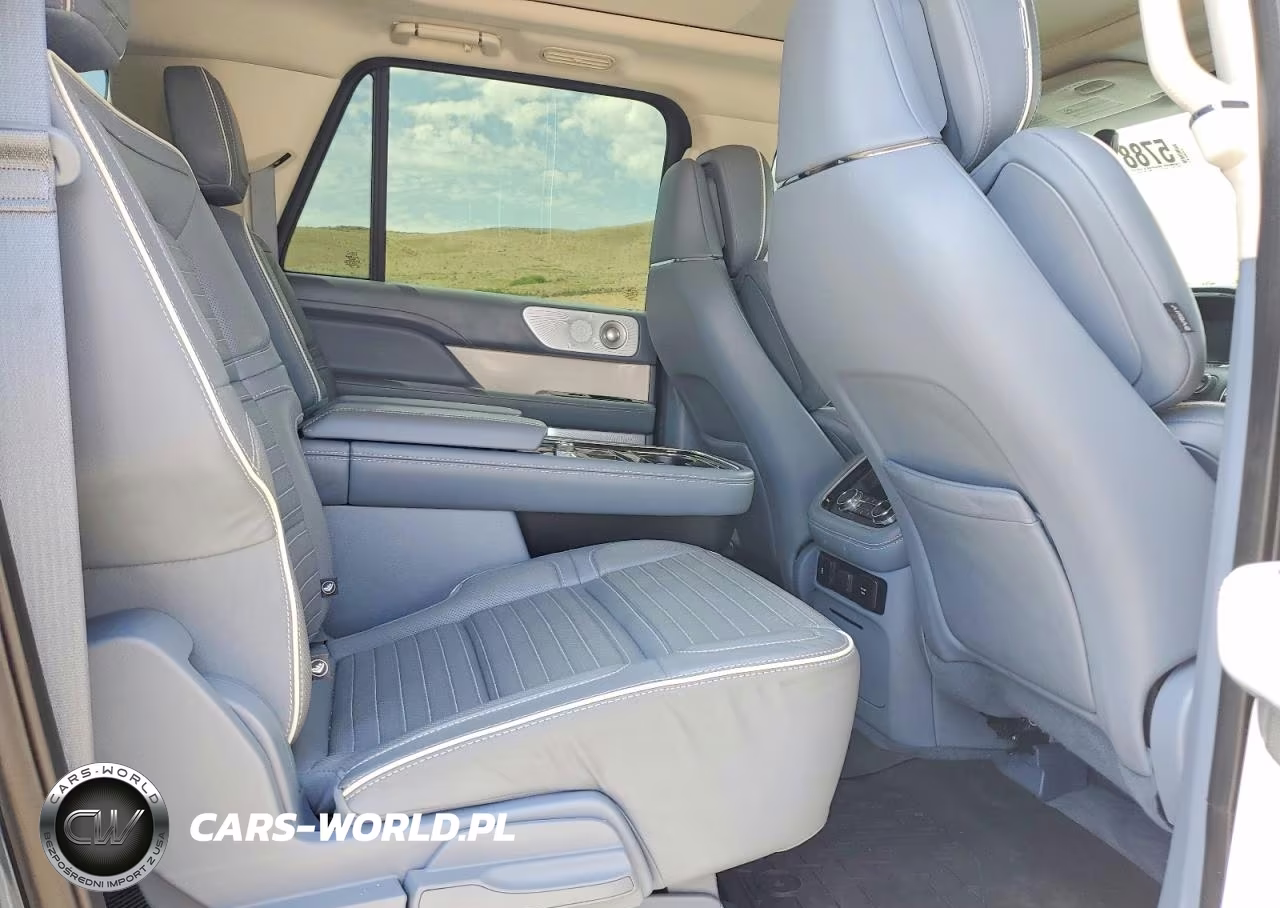 2021 Lincoln Navigator L Black Label VIN:5LMJJ3TT1MEL09745 - 11
