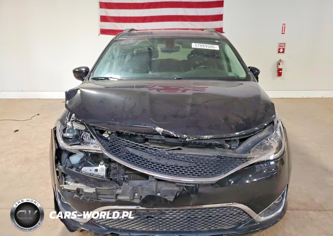 2017 Chrysler Pacifica Touring L VIN:2C4RC1BG6HR833057 - 5