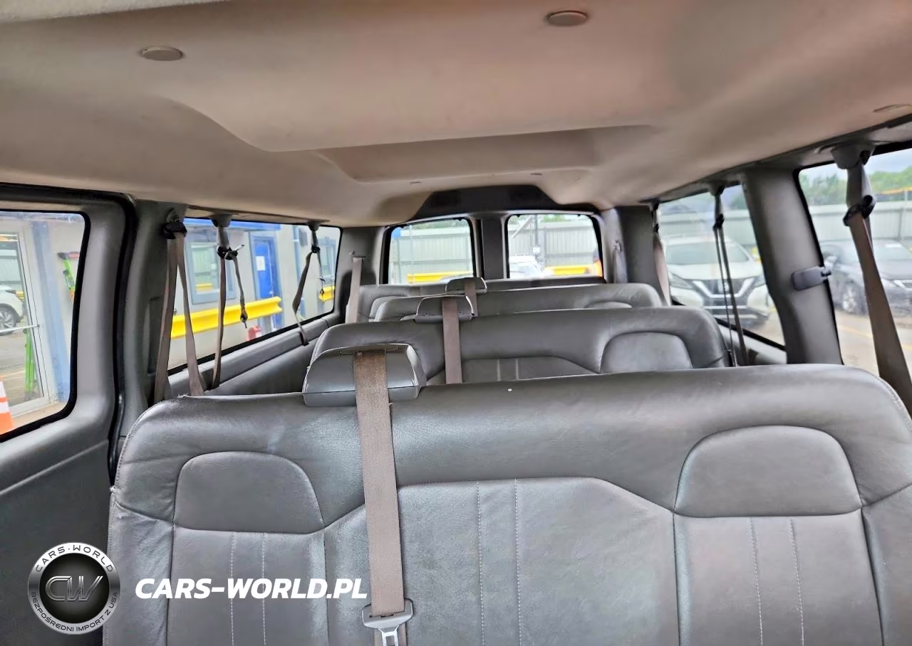 2018 Chevrolet Express G3500 Ls VIN:1GAZGNFG3J1344902 - 10