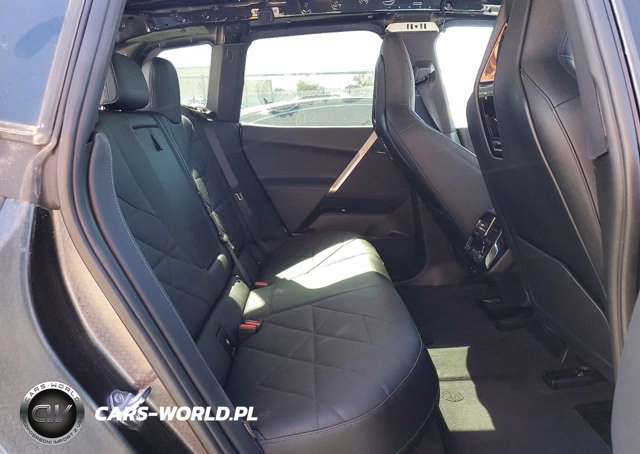 2024 BMW Ix xDrive50 VIN:WB523CF0XRCP60355 - 11