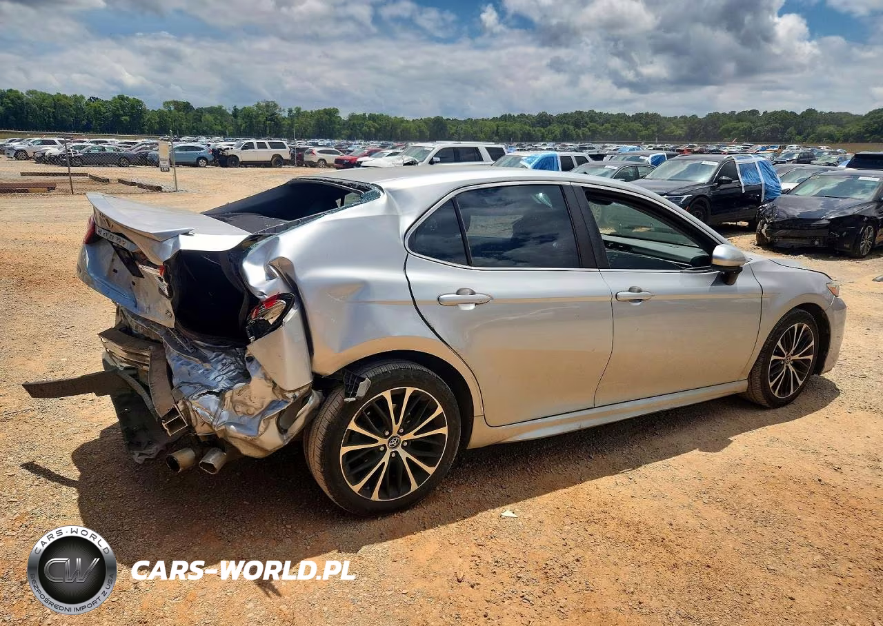 2018 Toyota Camry Se VIN:4T1B11HK1JU118632 - 3