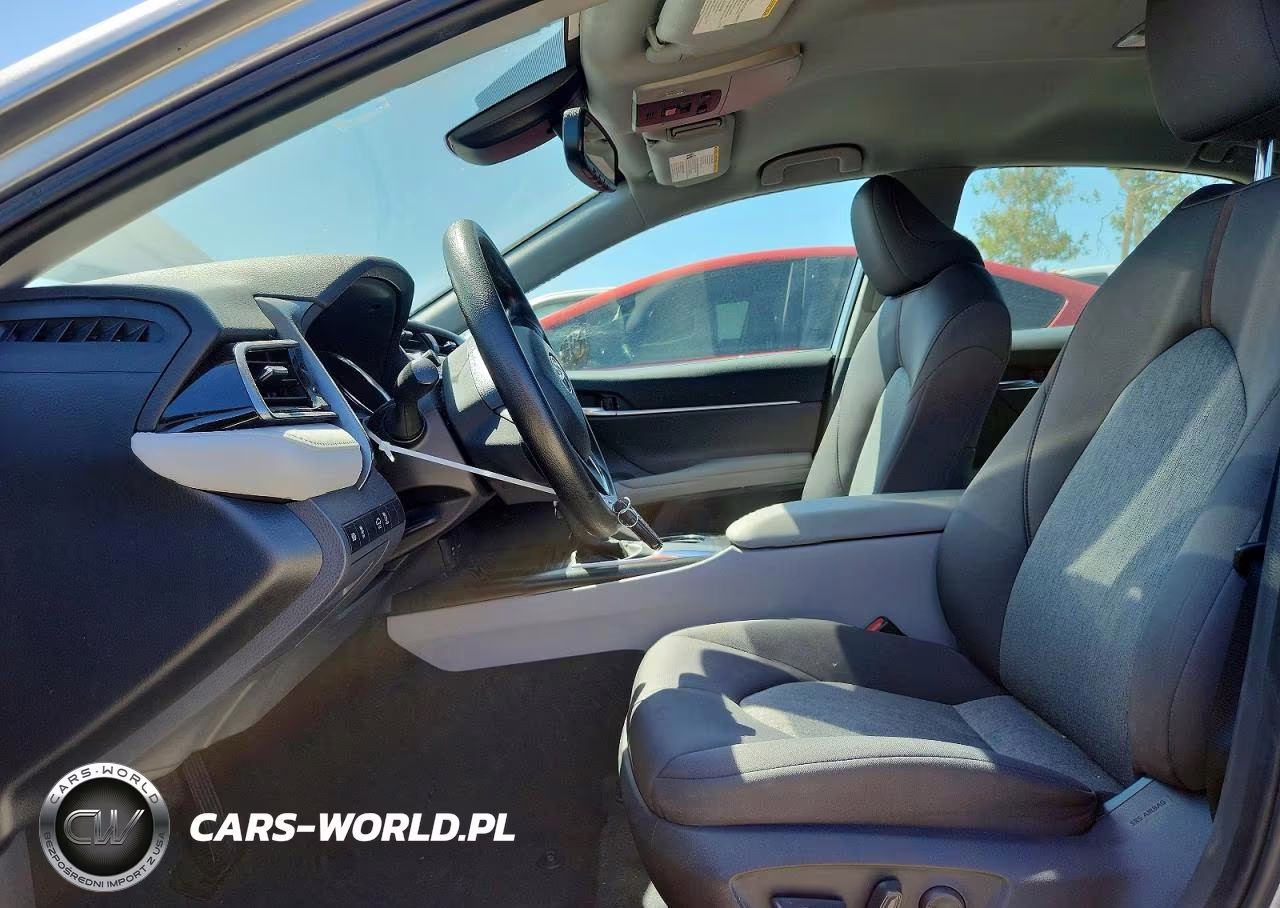 2019 Toyota Camry Le VIN:4T1B11HK1KU195986 - 7