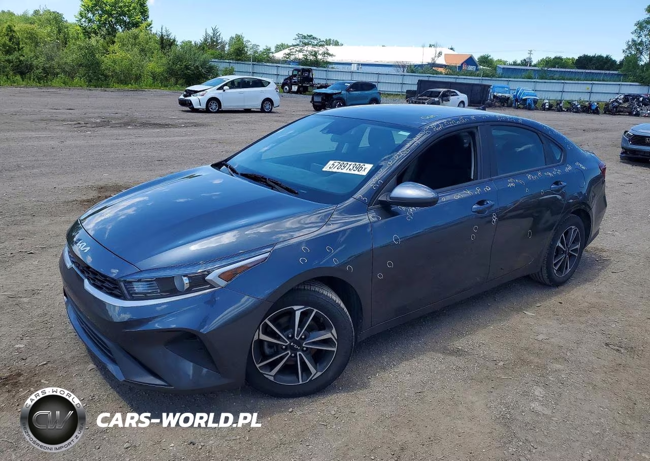 2024 Kia Forte Lxs – zdjęcie 1 z 12