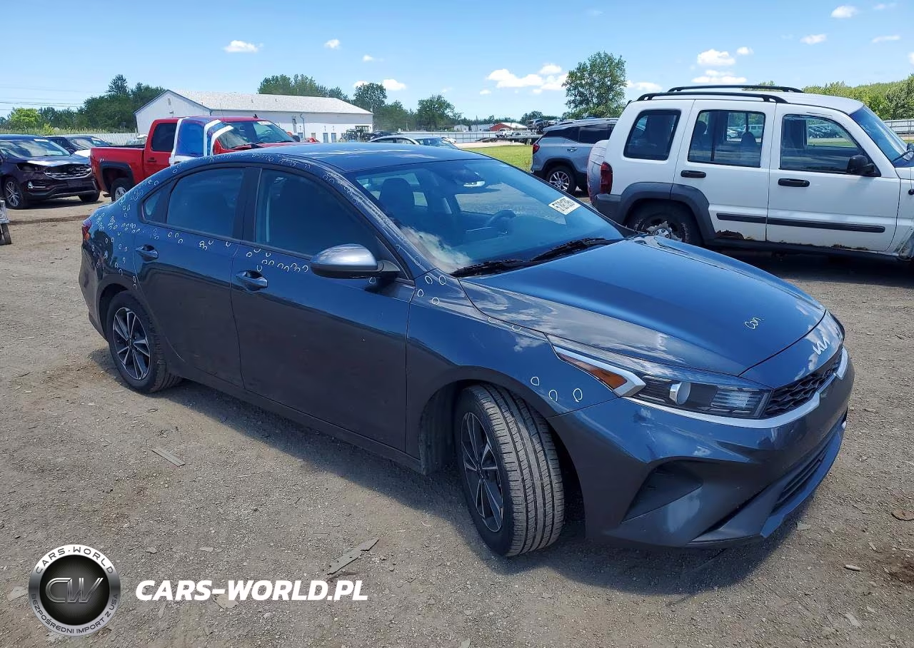 2024 Kia Forte Lxs VIN:3KPF24ADXRE724408 - 4