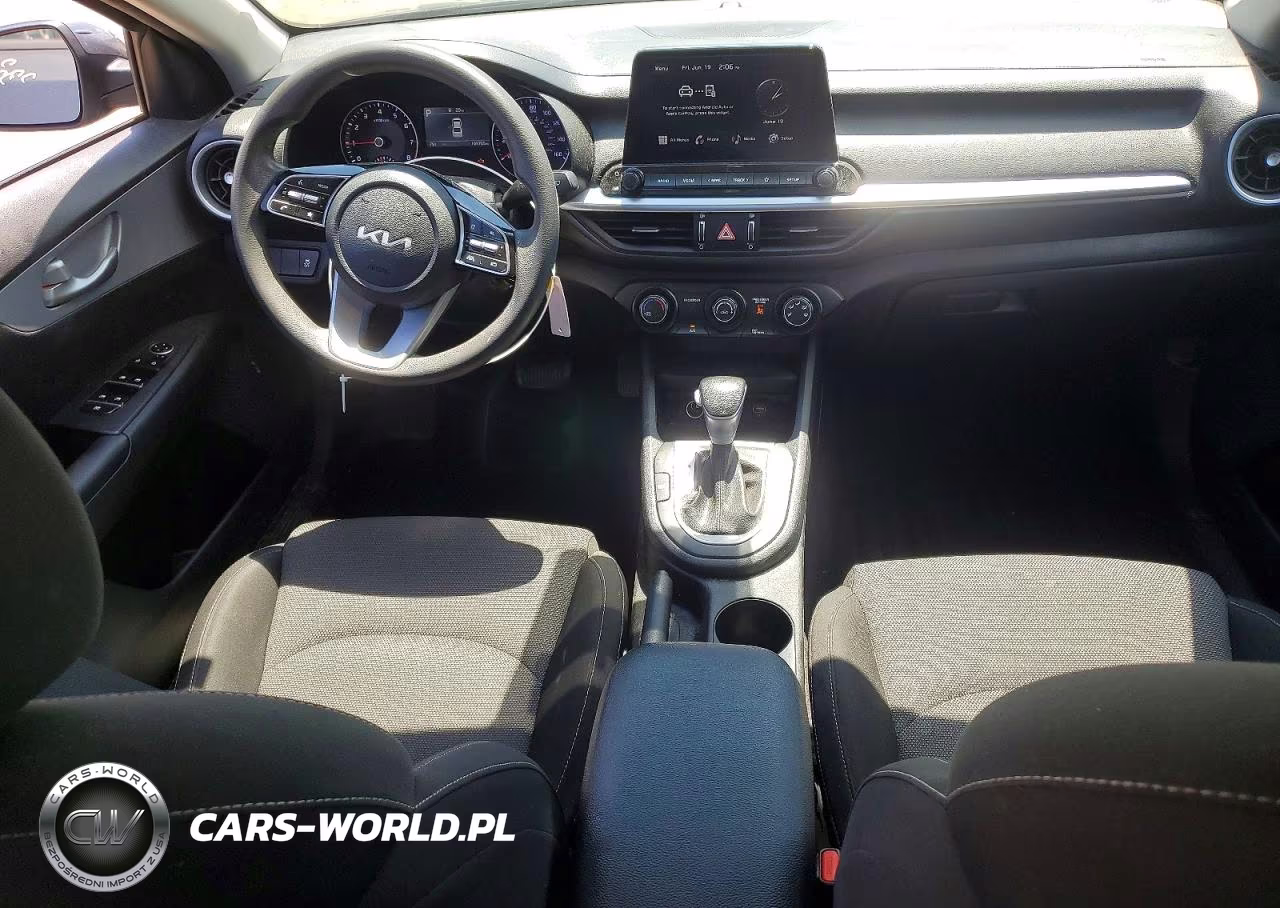 2024 Kia Forte Lxs VIN:3KPF24ADXRE724408 - 8