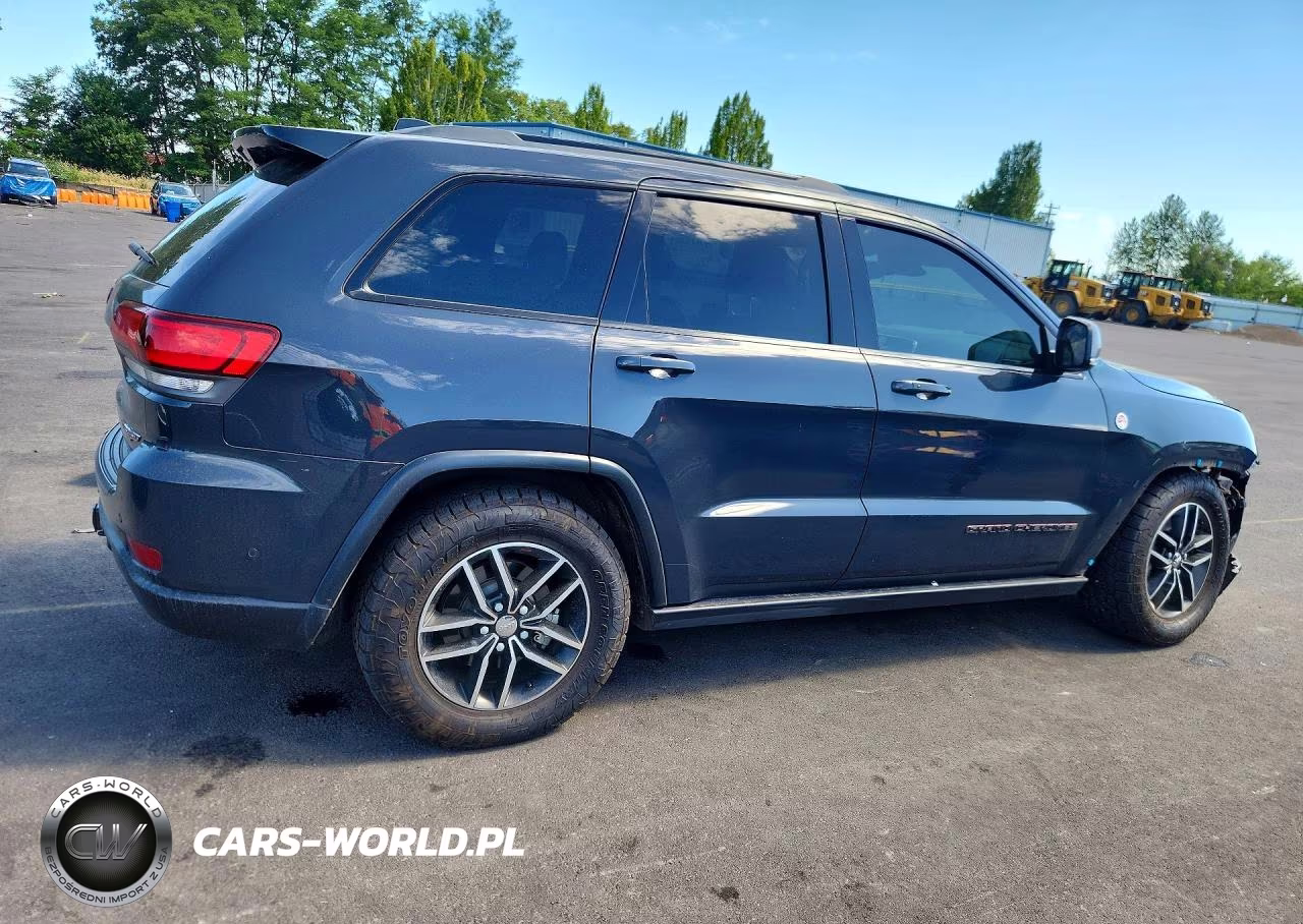 2018 Jeep Grand Cherokee Trailhawk VIN:1C4RJFLT4JC328406 - 3