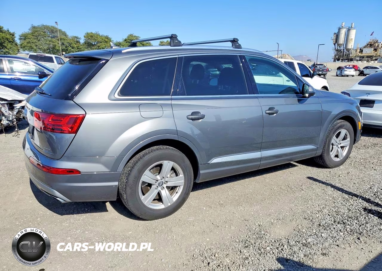2018 Audi Q7 Premium Plus VIN:WA1LHAF79JD024950 - 3