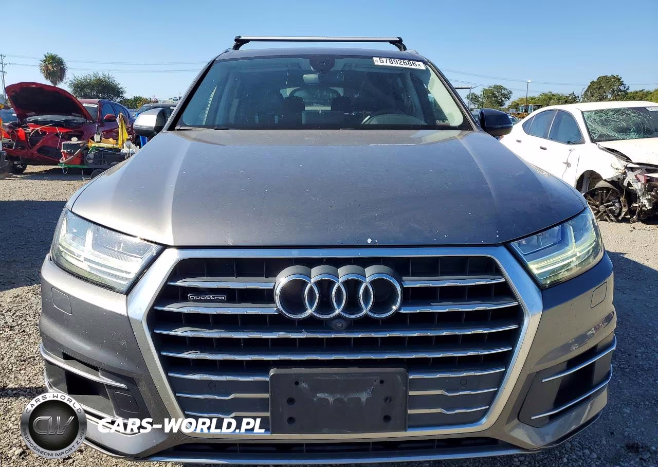 2018 Audi Q7 Premium Plus VIN:WA1LHAF79JD024950 - 5