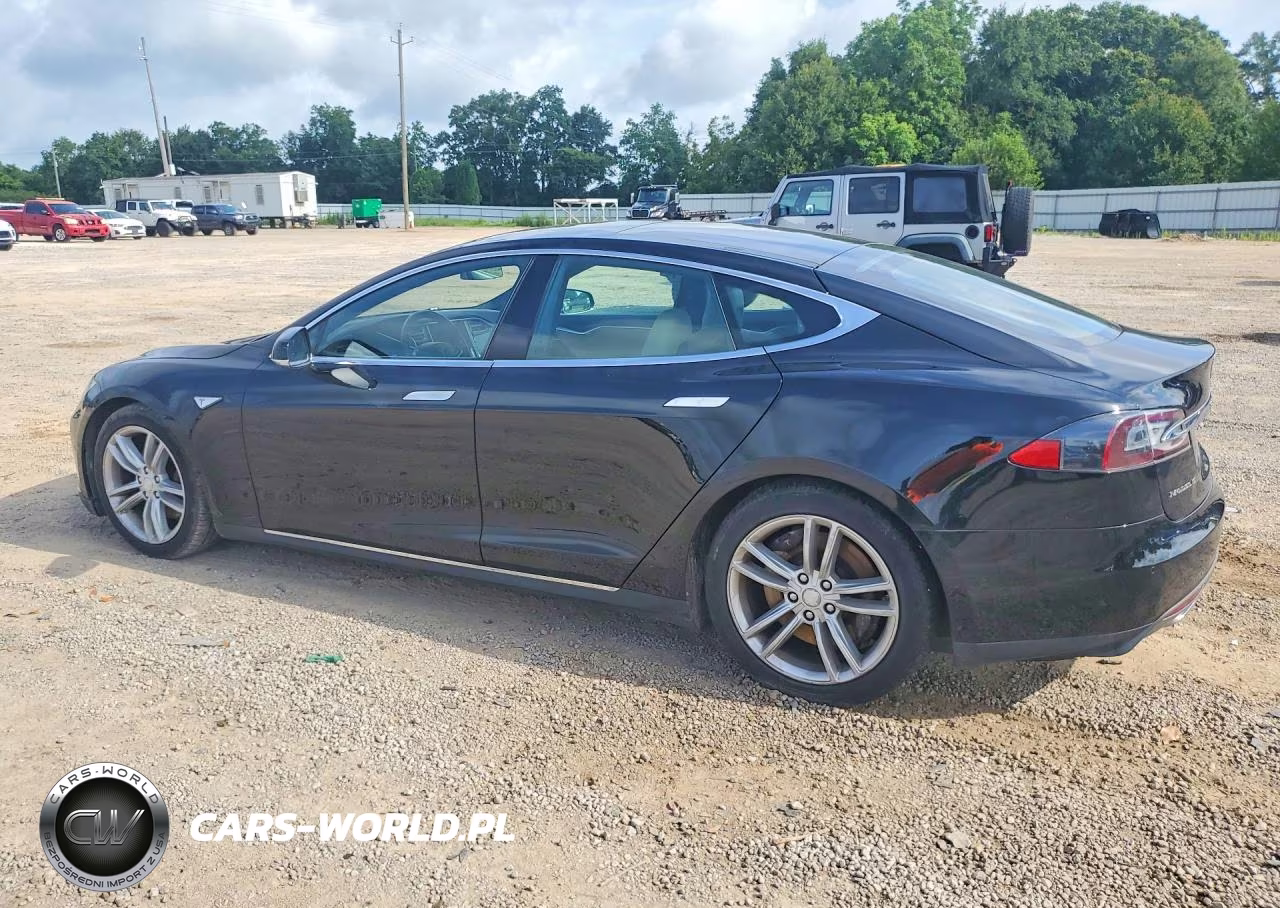 2015 Tesla Model S VIN:5YJSA1E2XFF112806 - 2