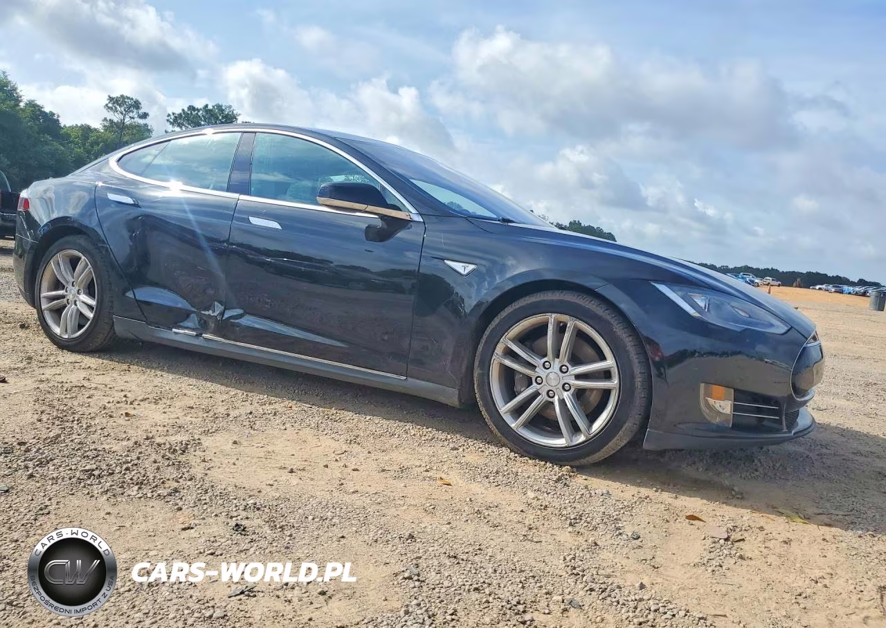 2015 Tesla Model S VIN:5YJSA1E2XFF112806 - 4