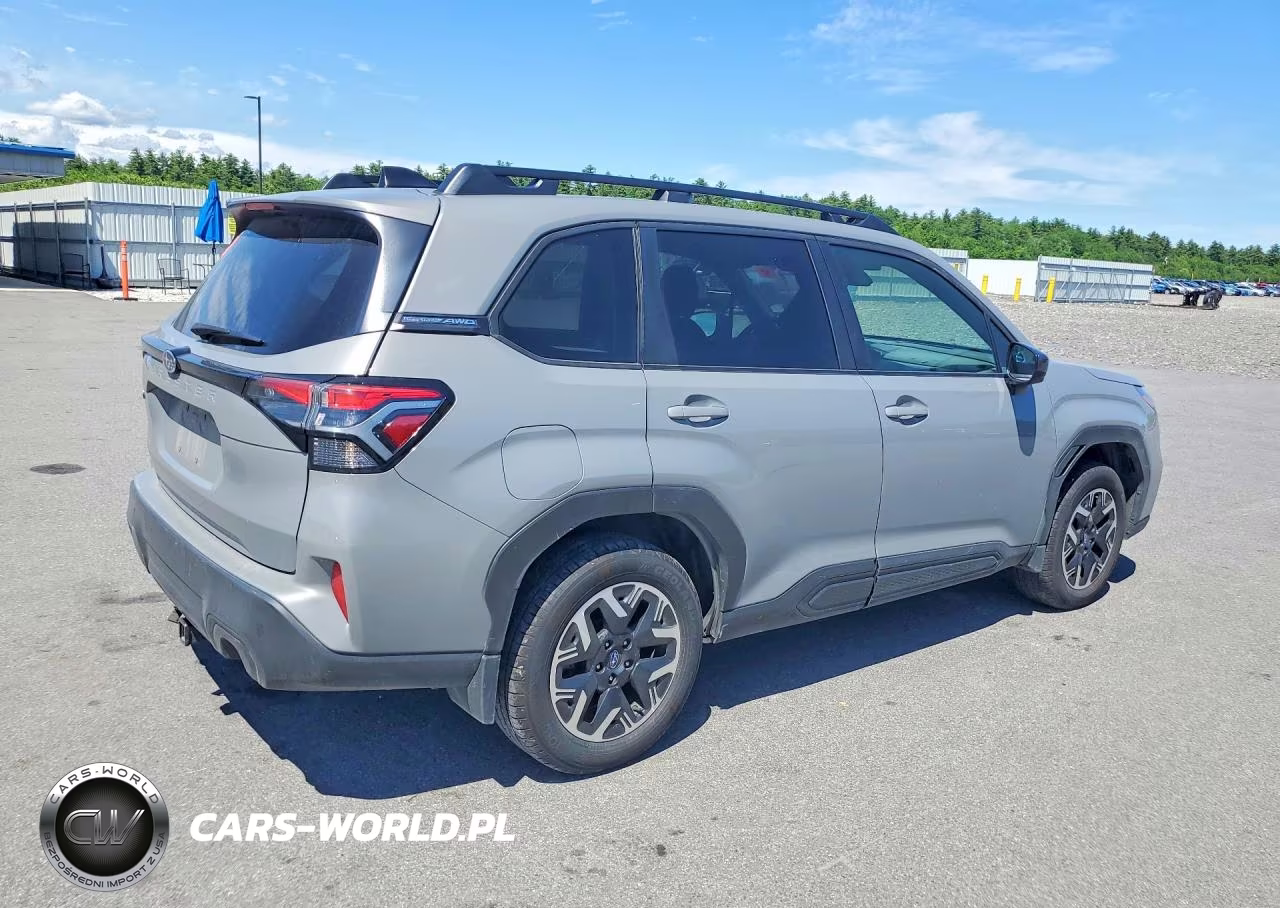 2025 Subaru Forester Premium VIN:JF2SLDDC3SH592026 - 3