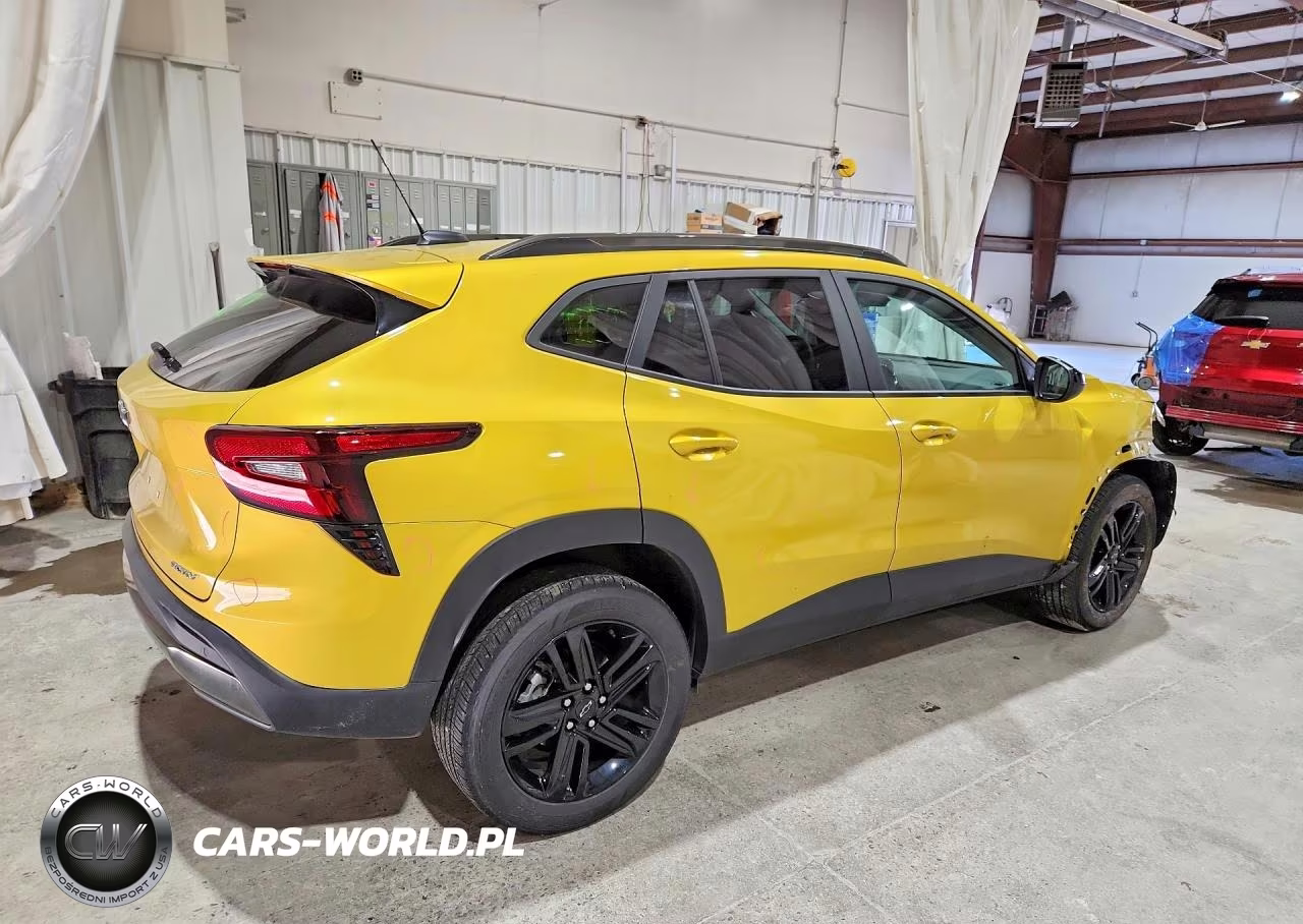 2025 Chevrolet Trax Activ VIN:KL77LKEPXSC143639 - 3