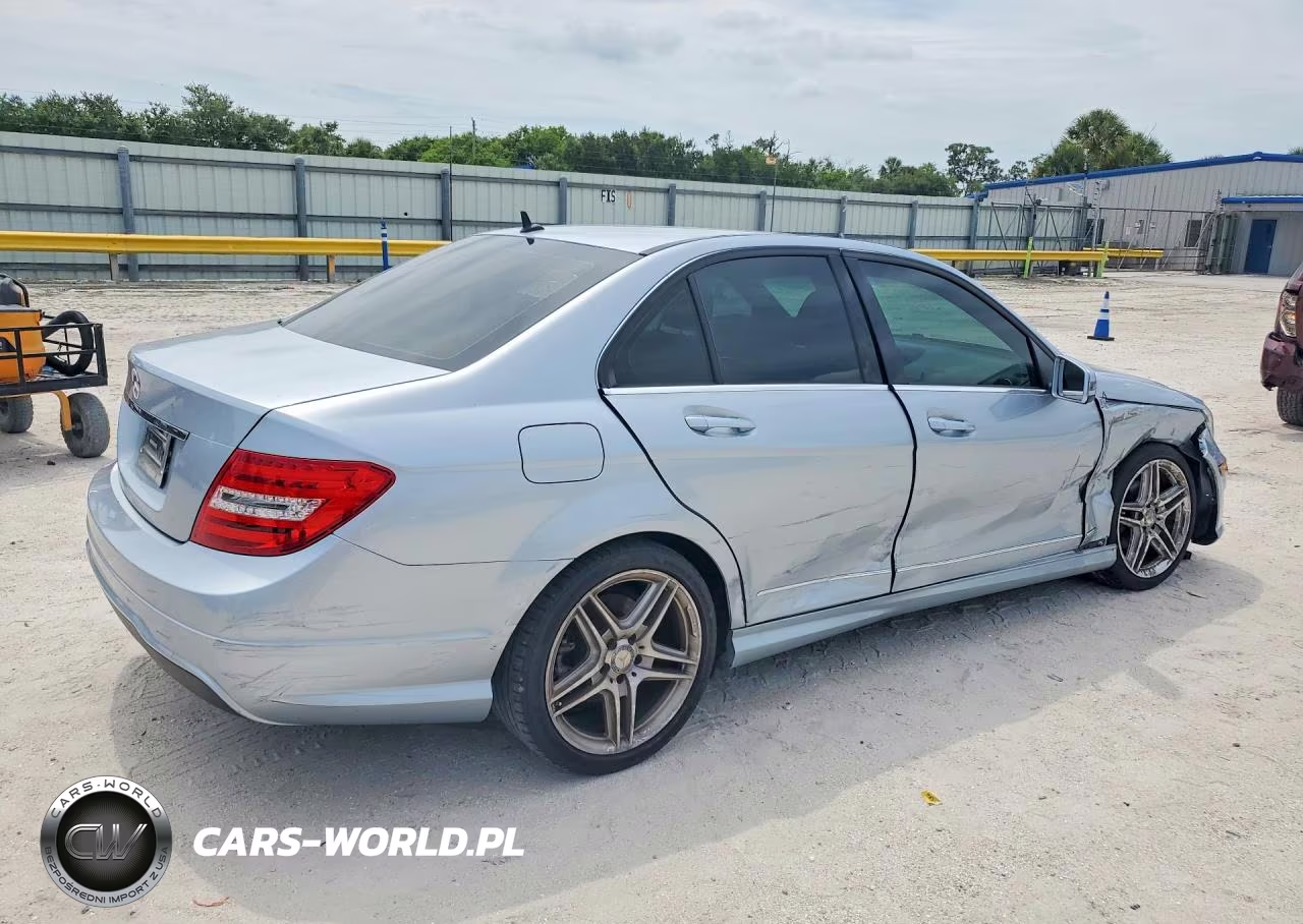 2014 Mercedes-Benz C 250 VIN:WDDGF4HBXEA957897 - 3