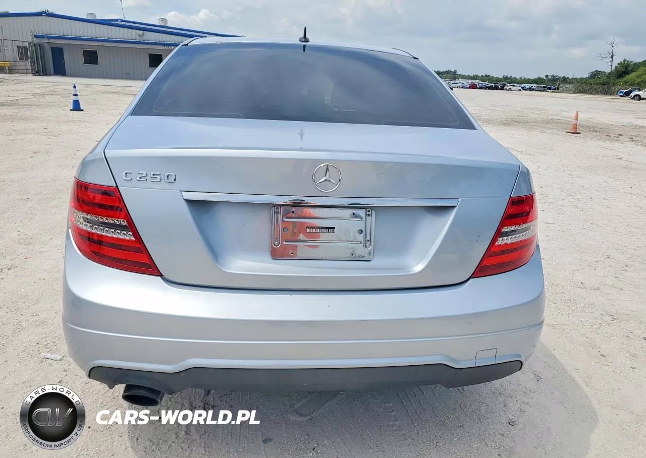 2014 Mercedes-Benz C 250 VIN:WDDGF4HBXEA957897 - 6