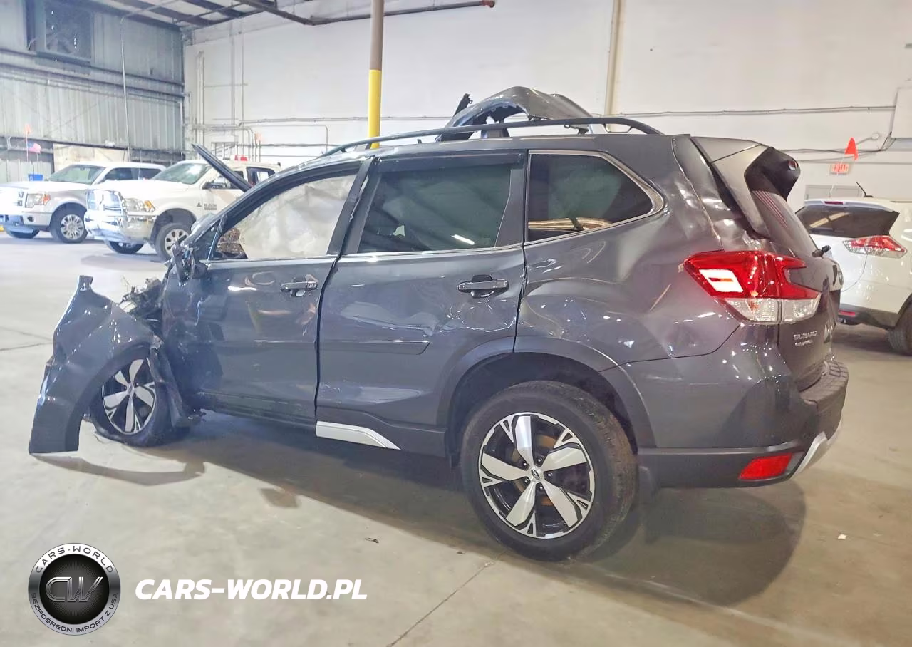 2020 Subaru Forester Touring VIN:JF2SKAXCXLH586920 - 2